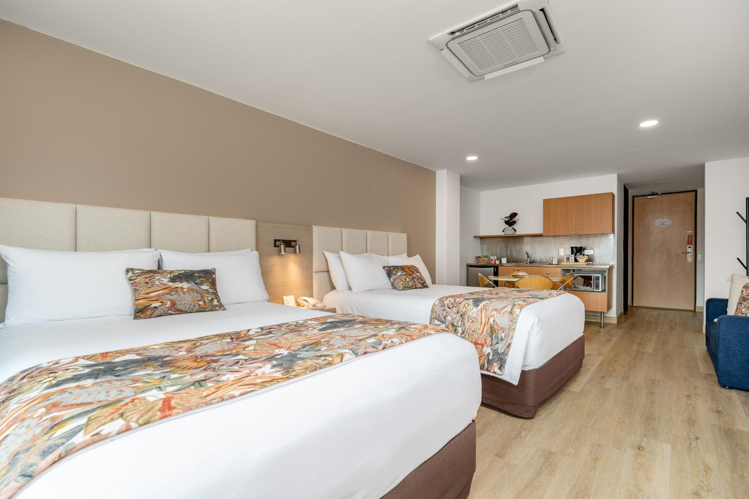 Standard Double Suite photo 2