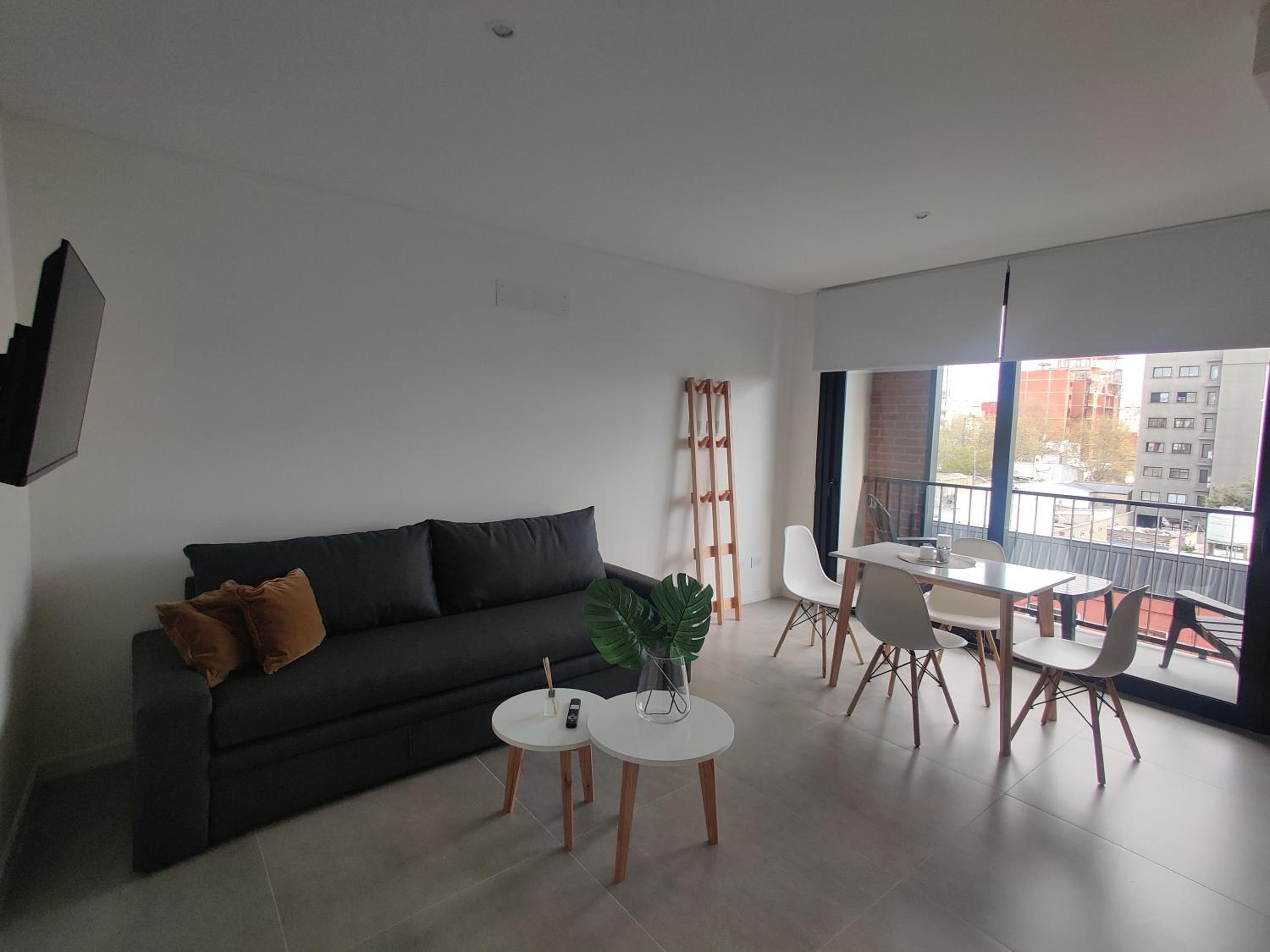 One-Bedroom Apartment photo 1