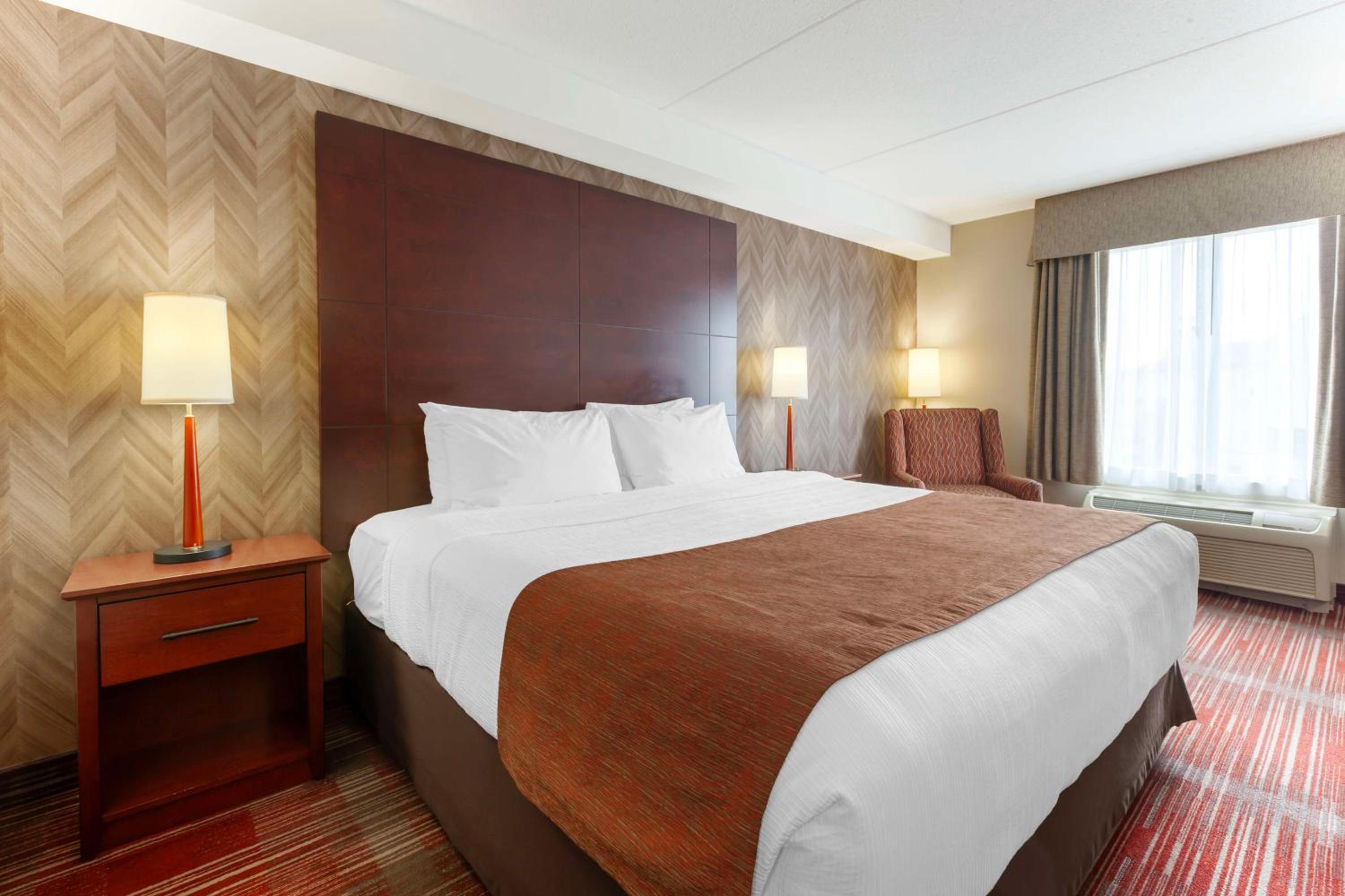 King Room - Non-Smoking - Photo 1