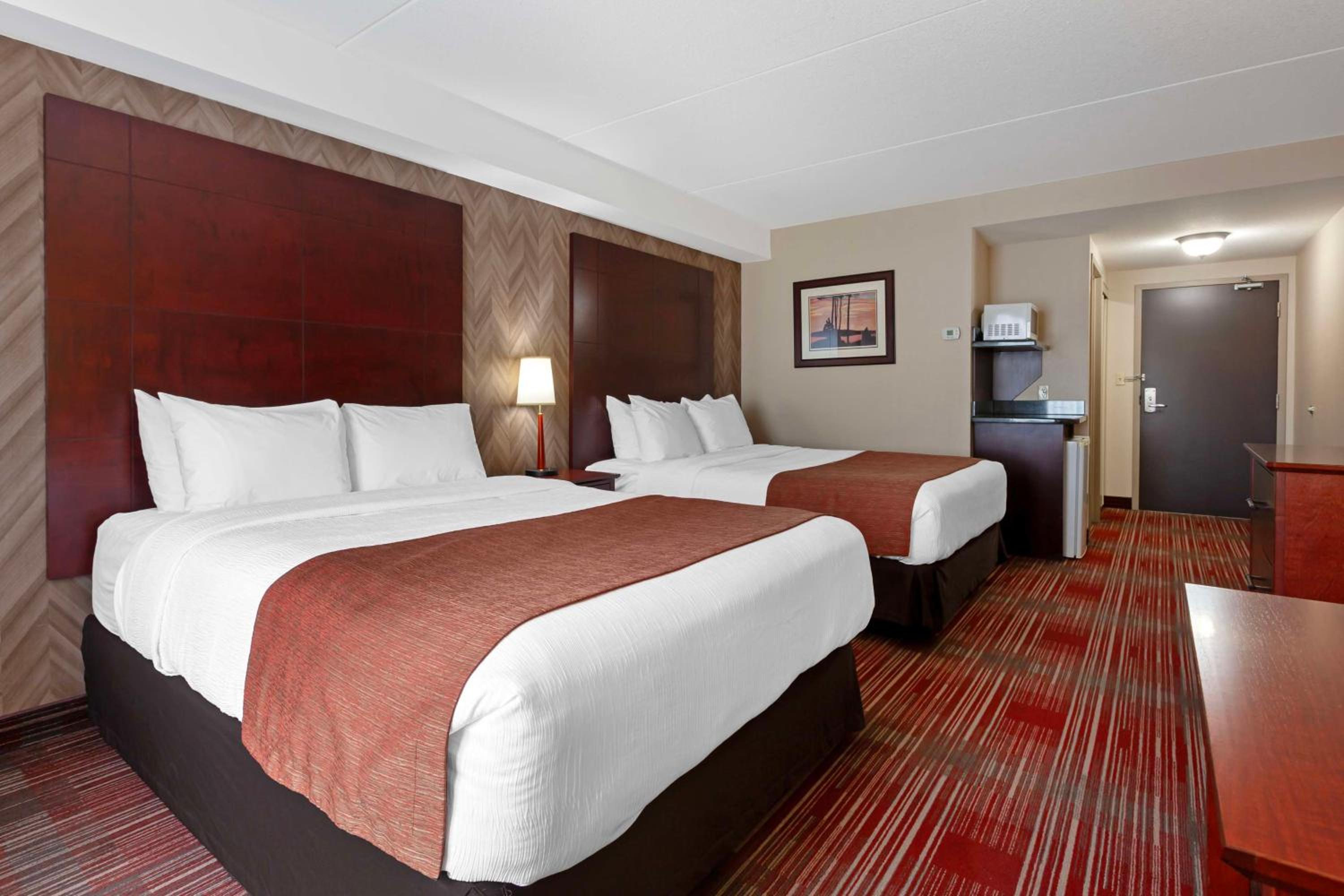 Queen Room with Two Queen Beds - Non-Smoking - Photo 1