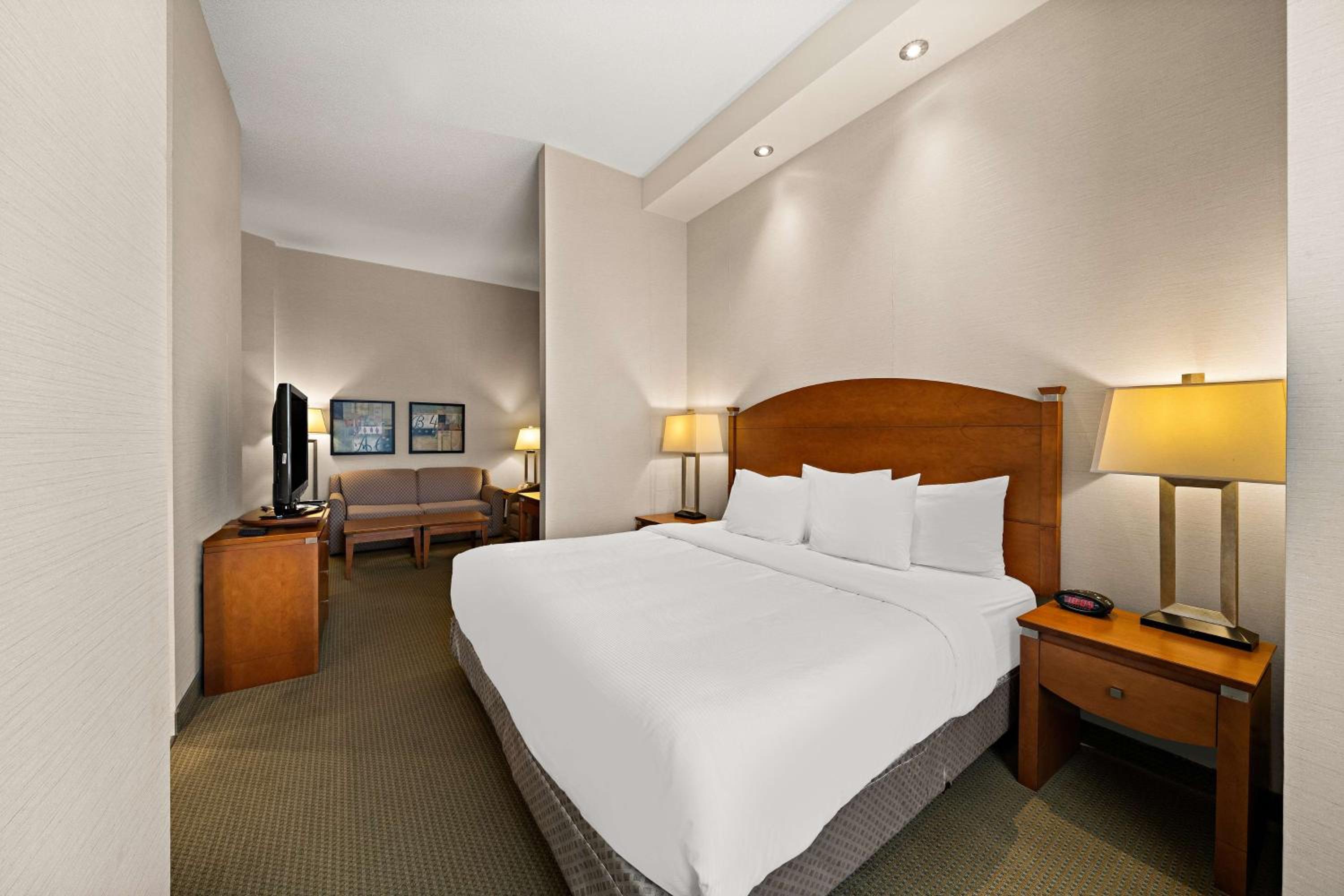 King Suite with Kitchenette - Non-Smoking