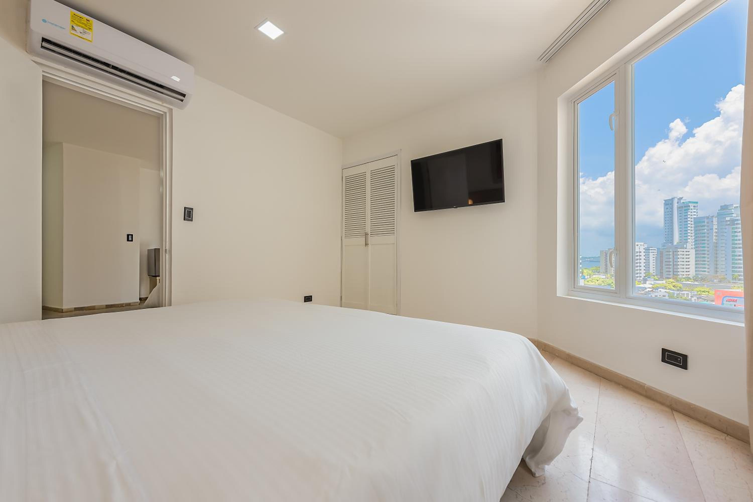 Suite - Photo 6