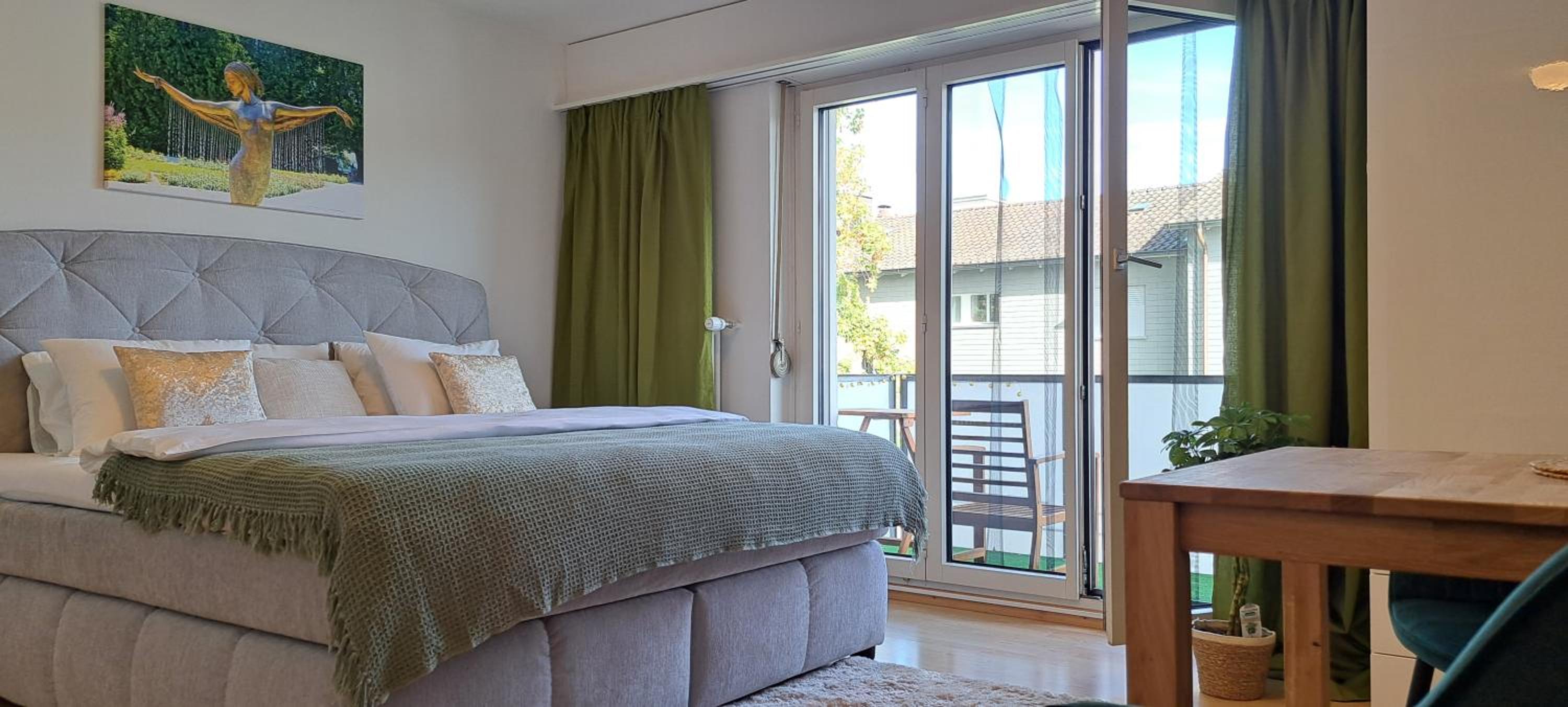One-Bedroom Apartment