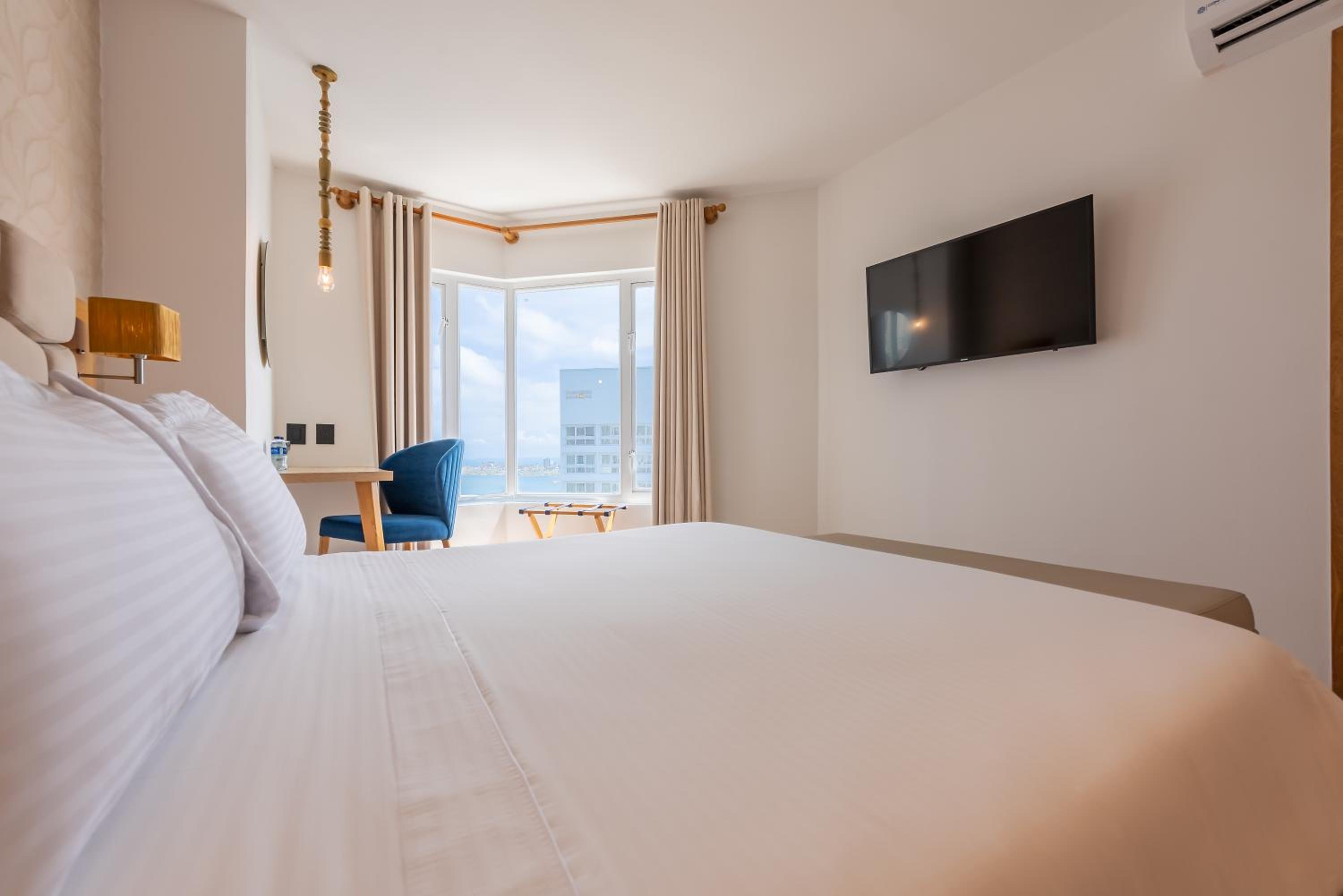 Deluxe Room - Photo 2