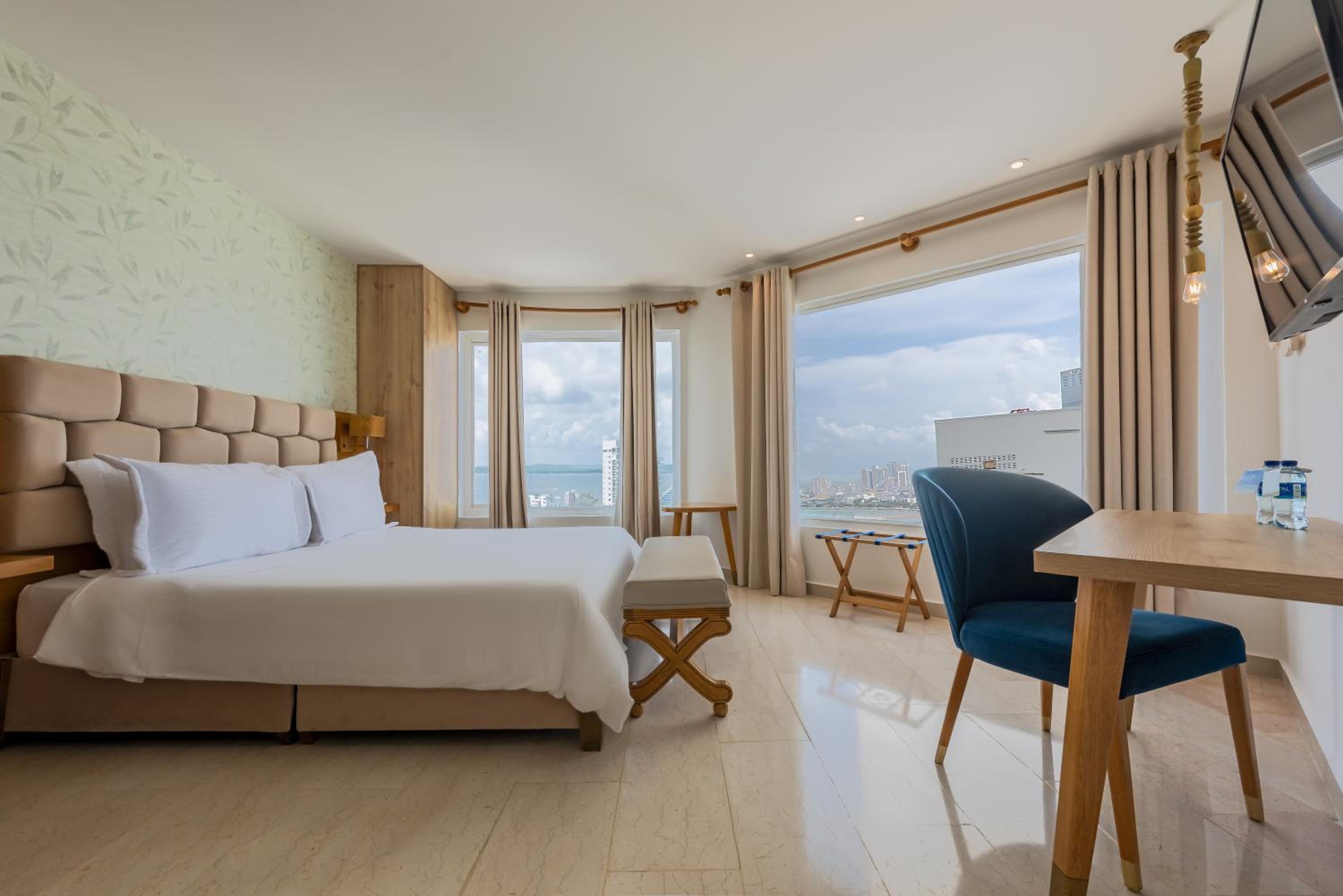 Deluxe Room - Photo 1