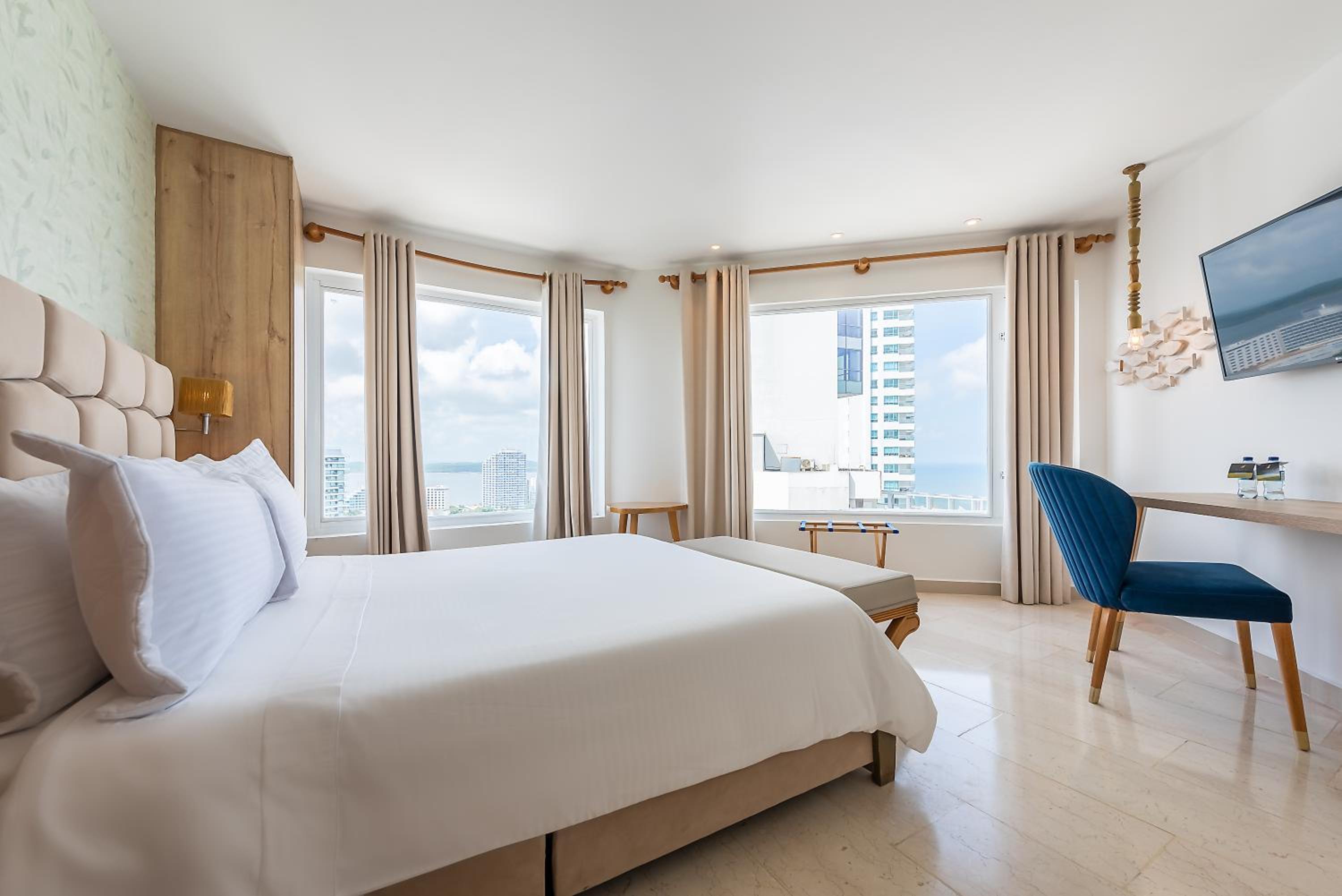 Deluxe Room - Photo 6
