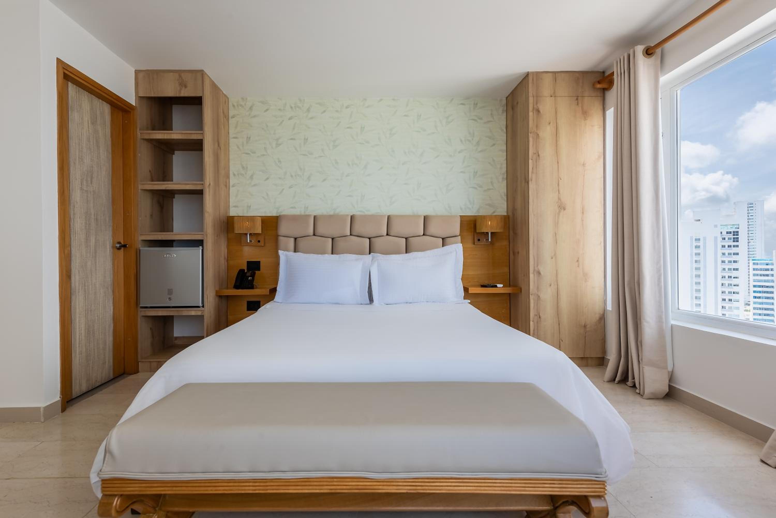 Deluxe Room - Photo 3