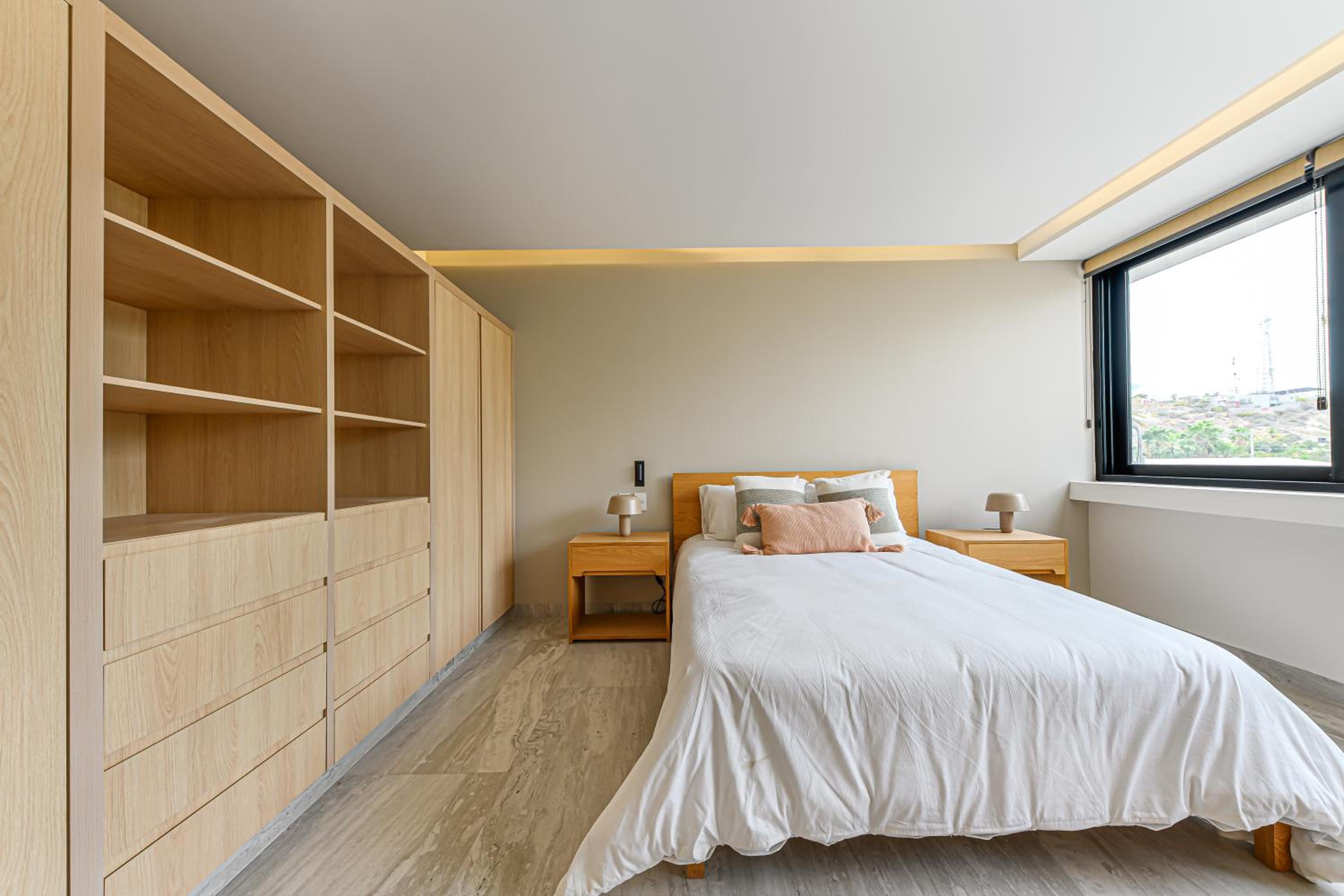 One-Bedroom Apartment photo 2