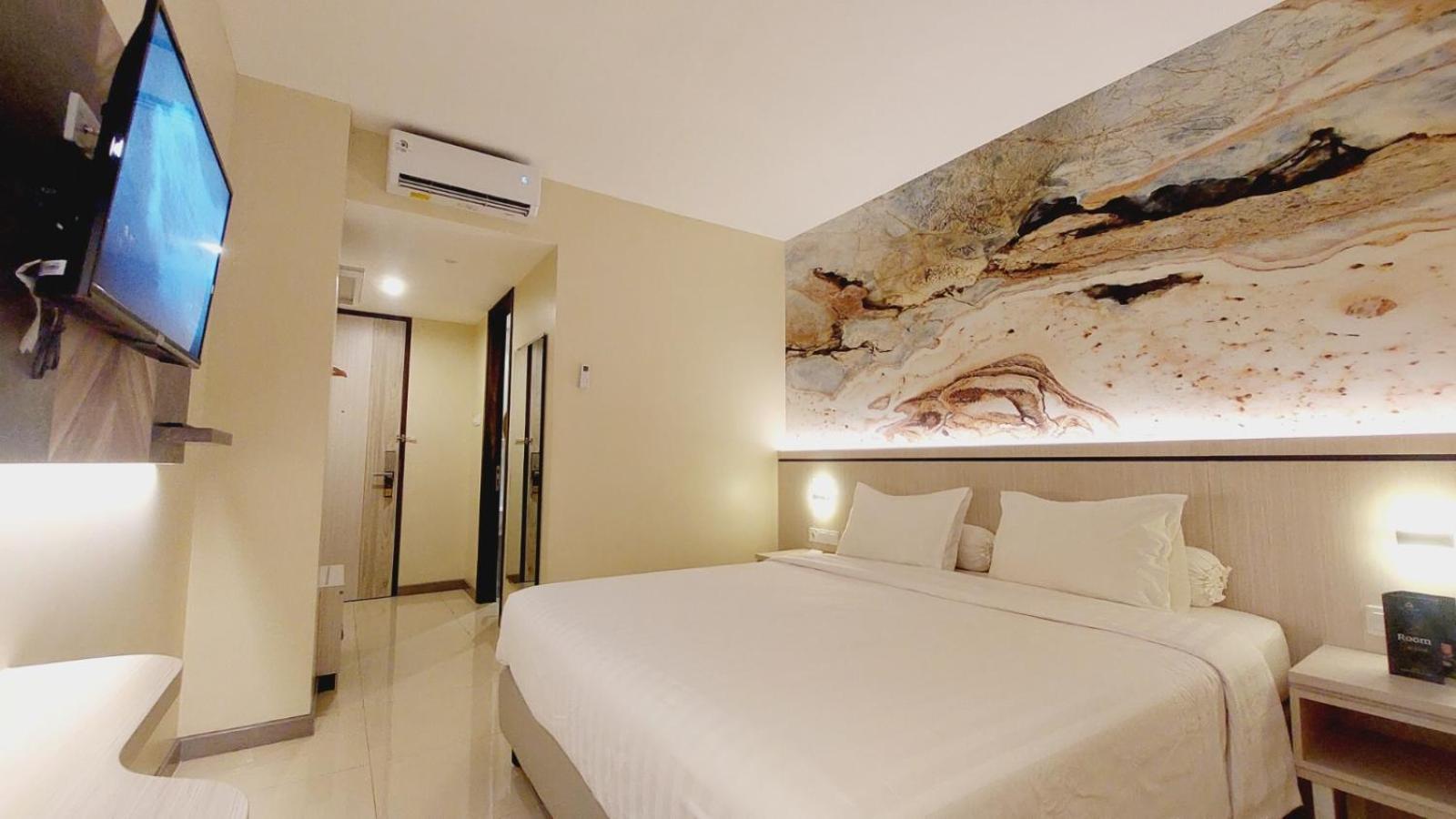 Deluxe King Room - Photo 4
