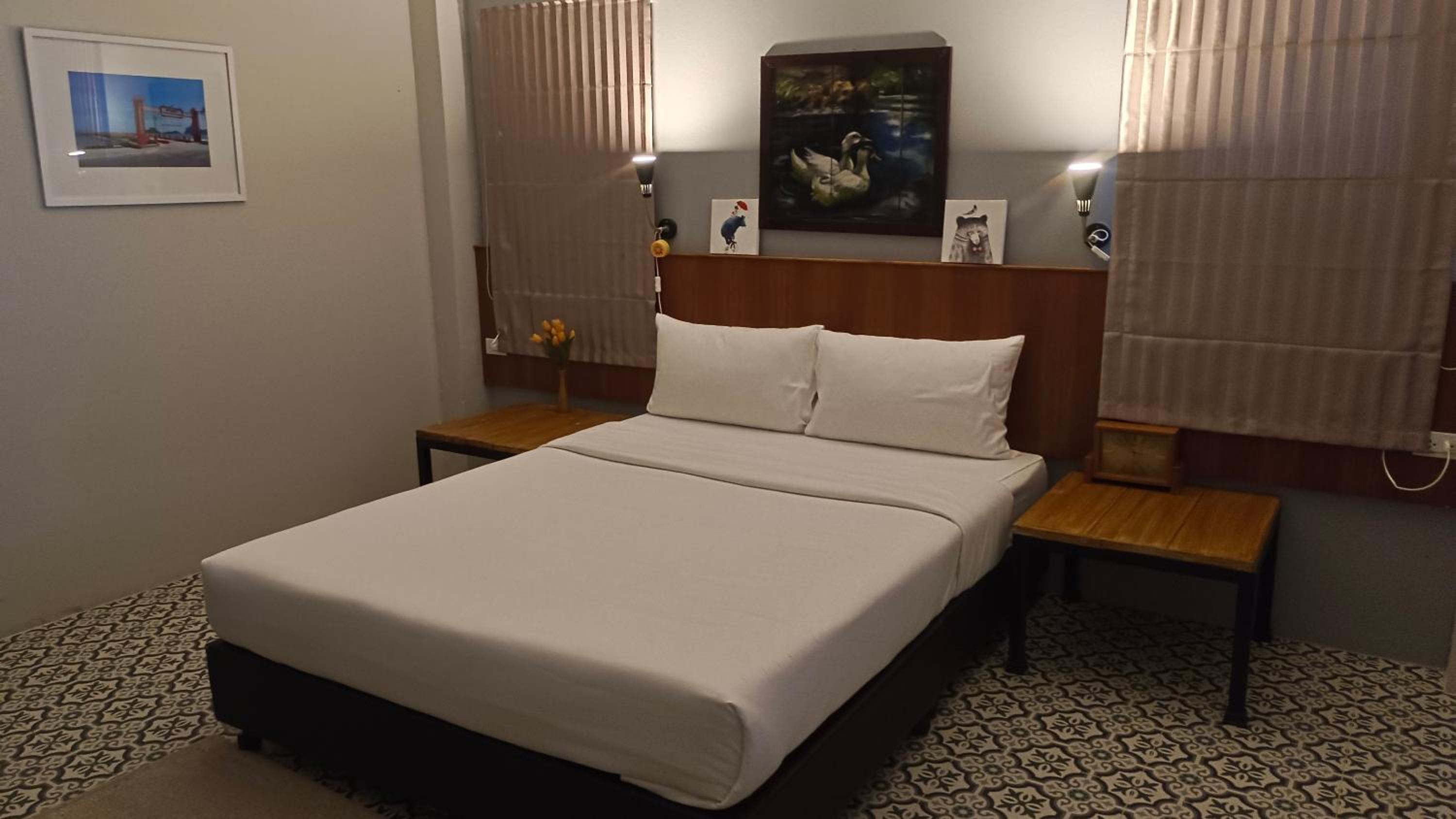 Standard Queen Room