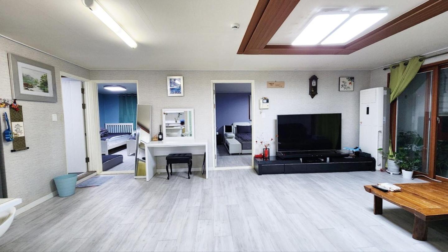 Three-Bedroom Apartment photo 1