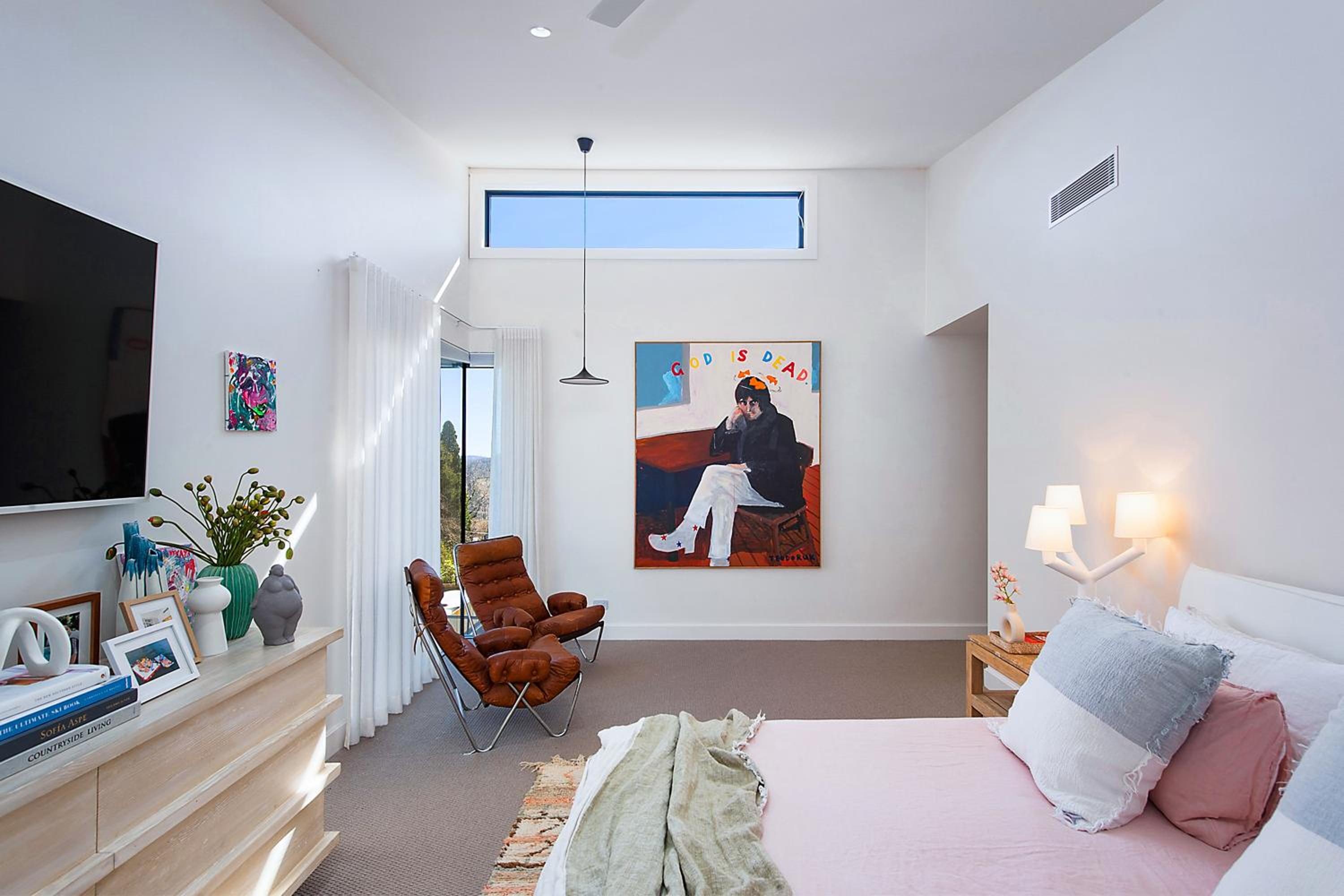 Four-Bedroom House photo 2