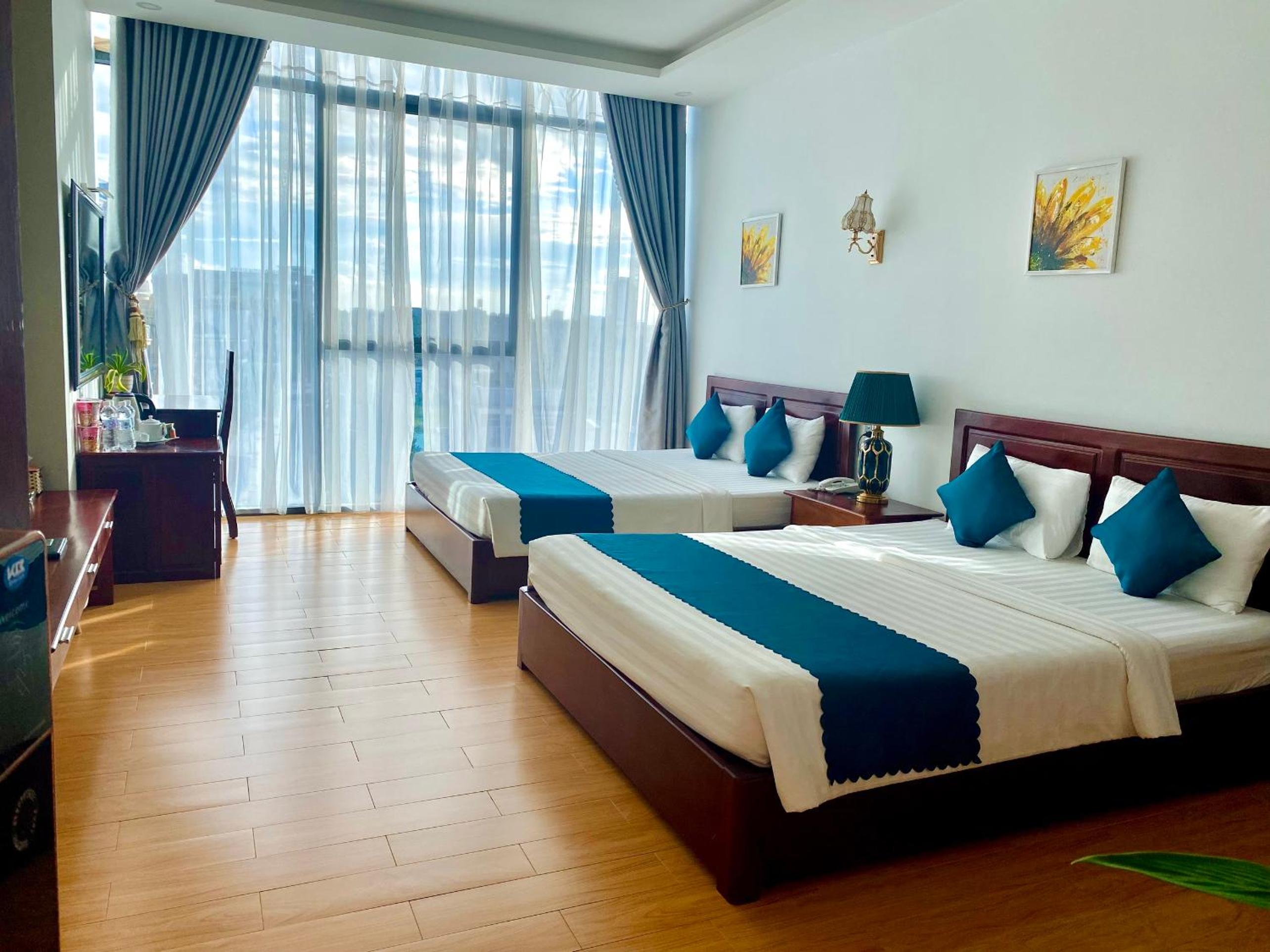 Large Double or Twin Room photo 2