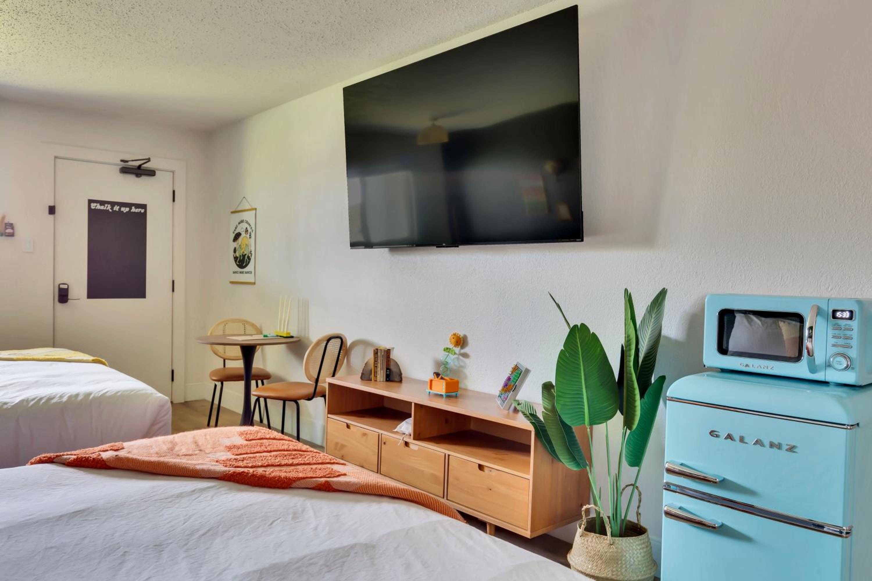 Standard King Room - Photo 1