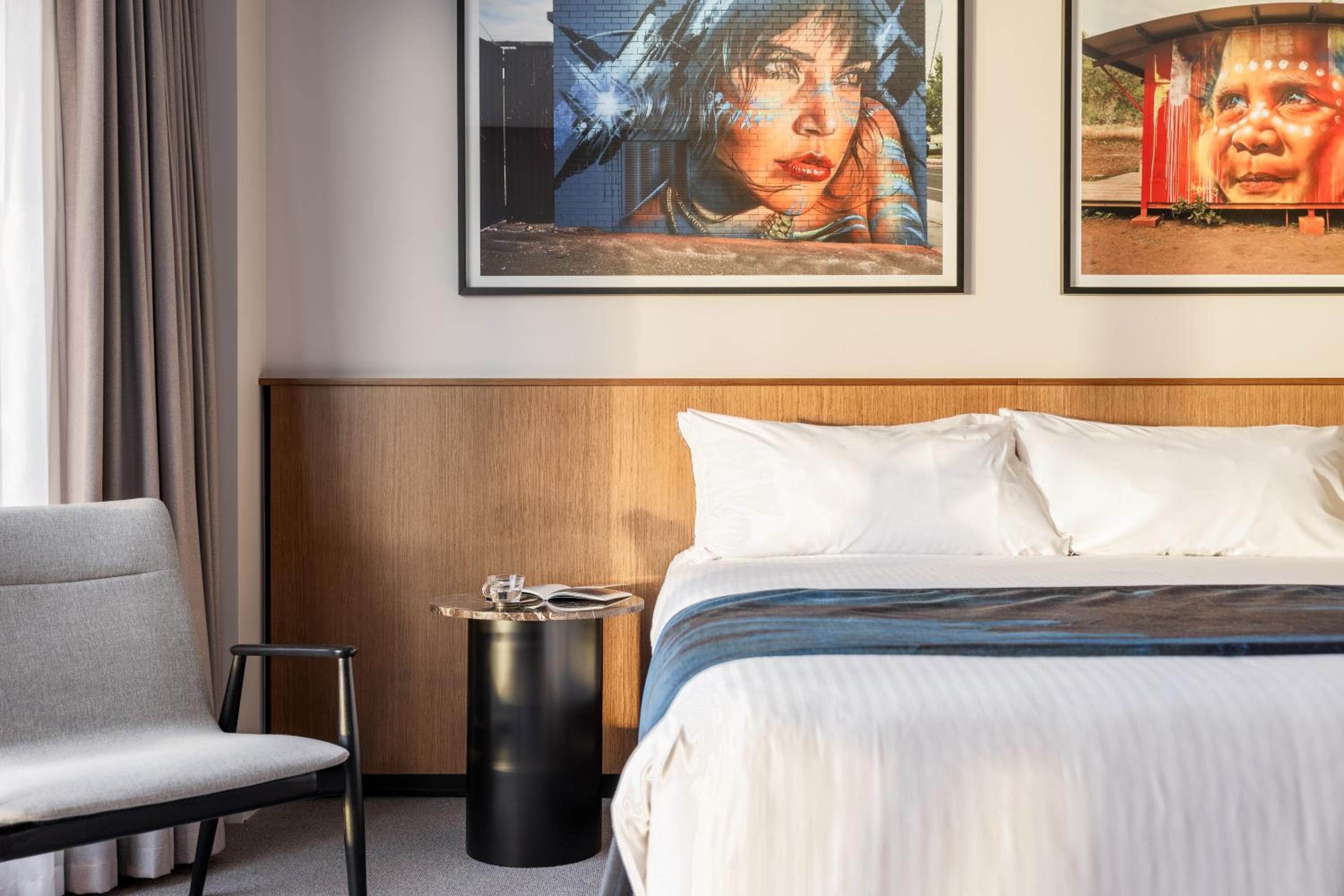 Premium Adnate King - Photo 1