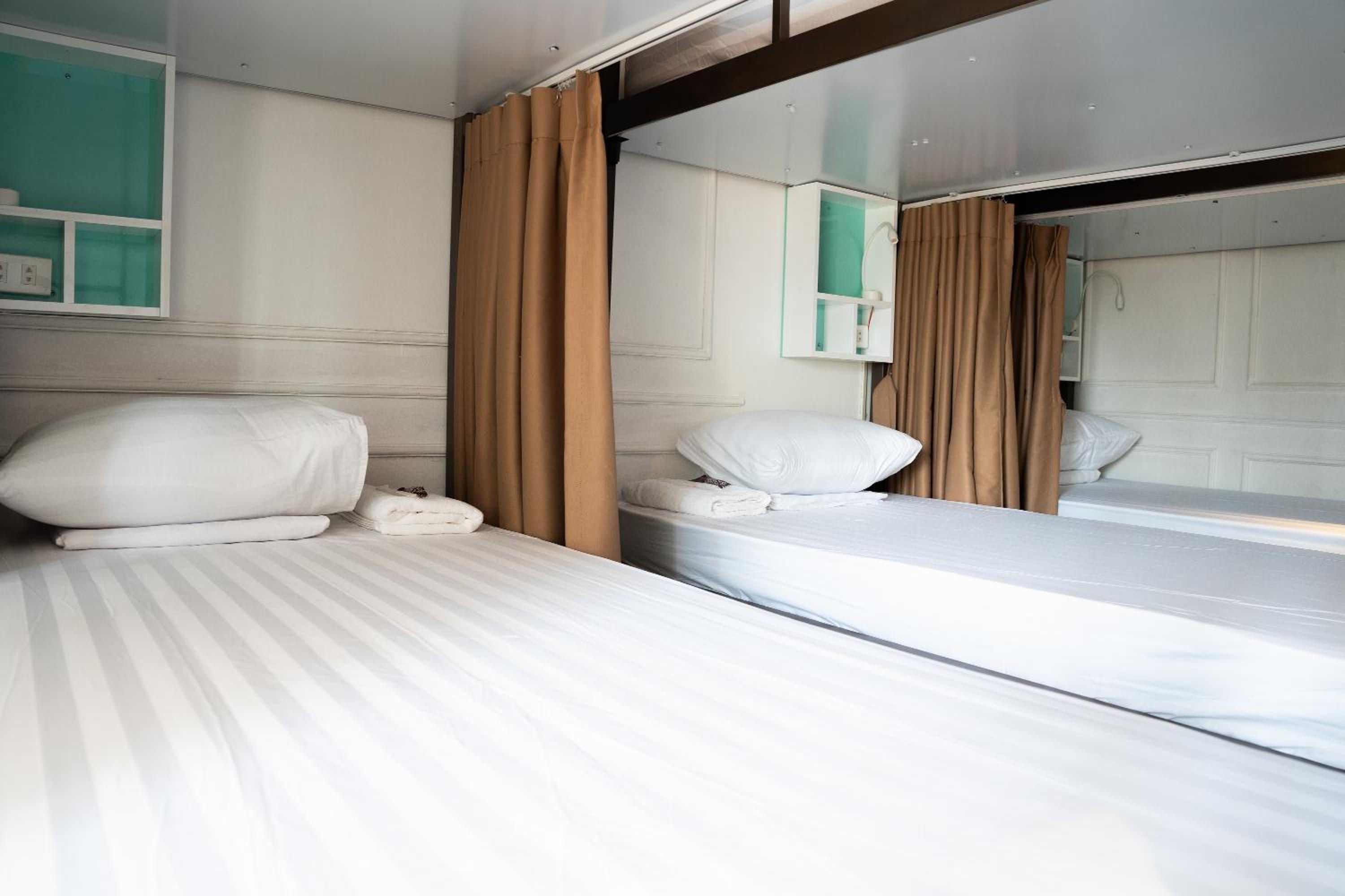 Bed in 10-Bed Mixed Dormitory Room