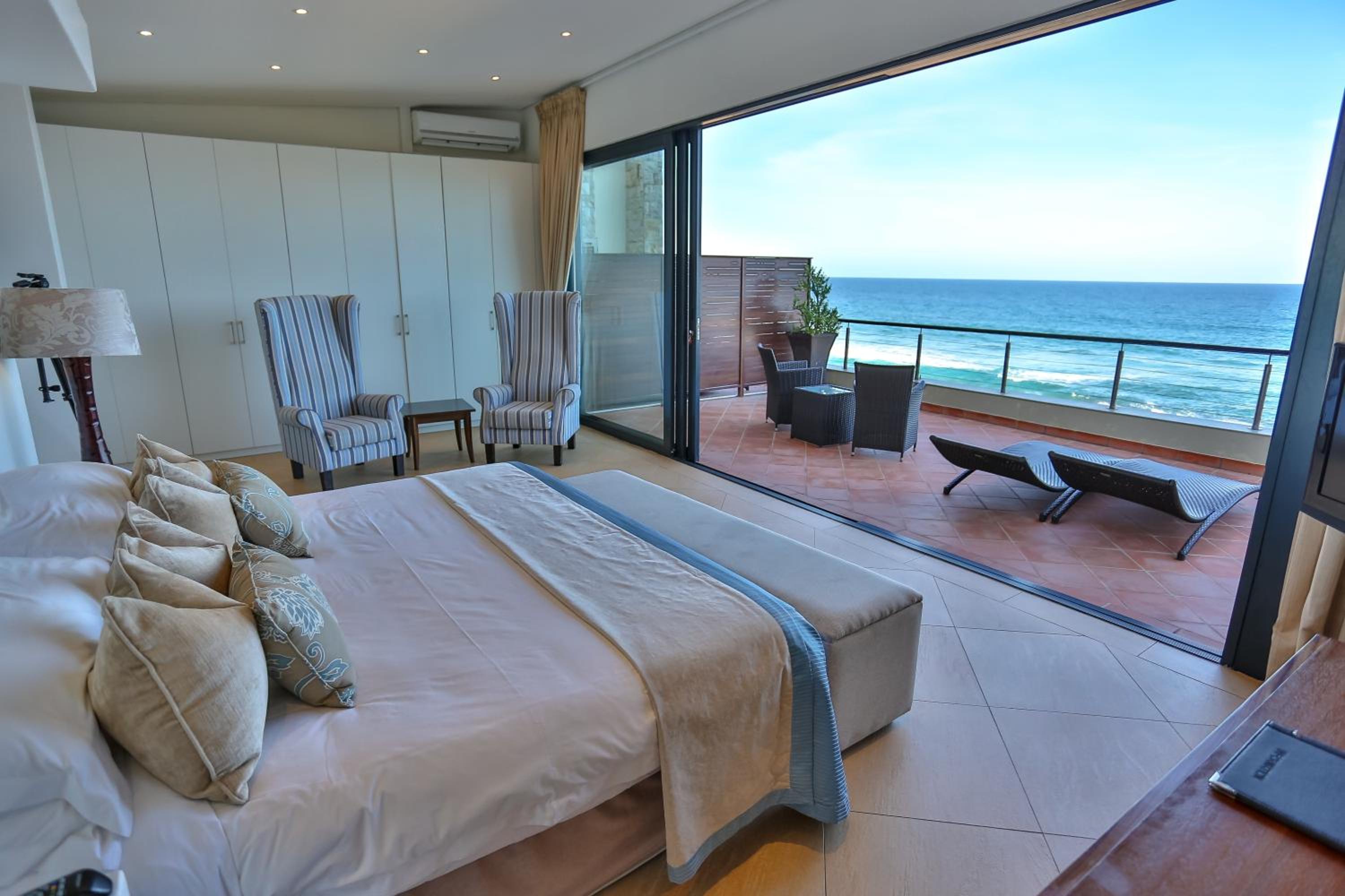 Deluxe Double Room with Sea View - Photo 2