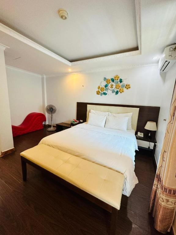 Standard Queen Room