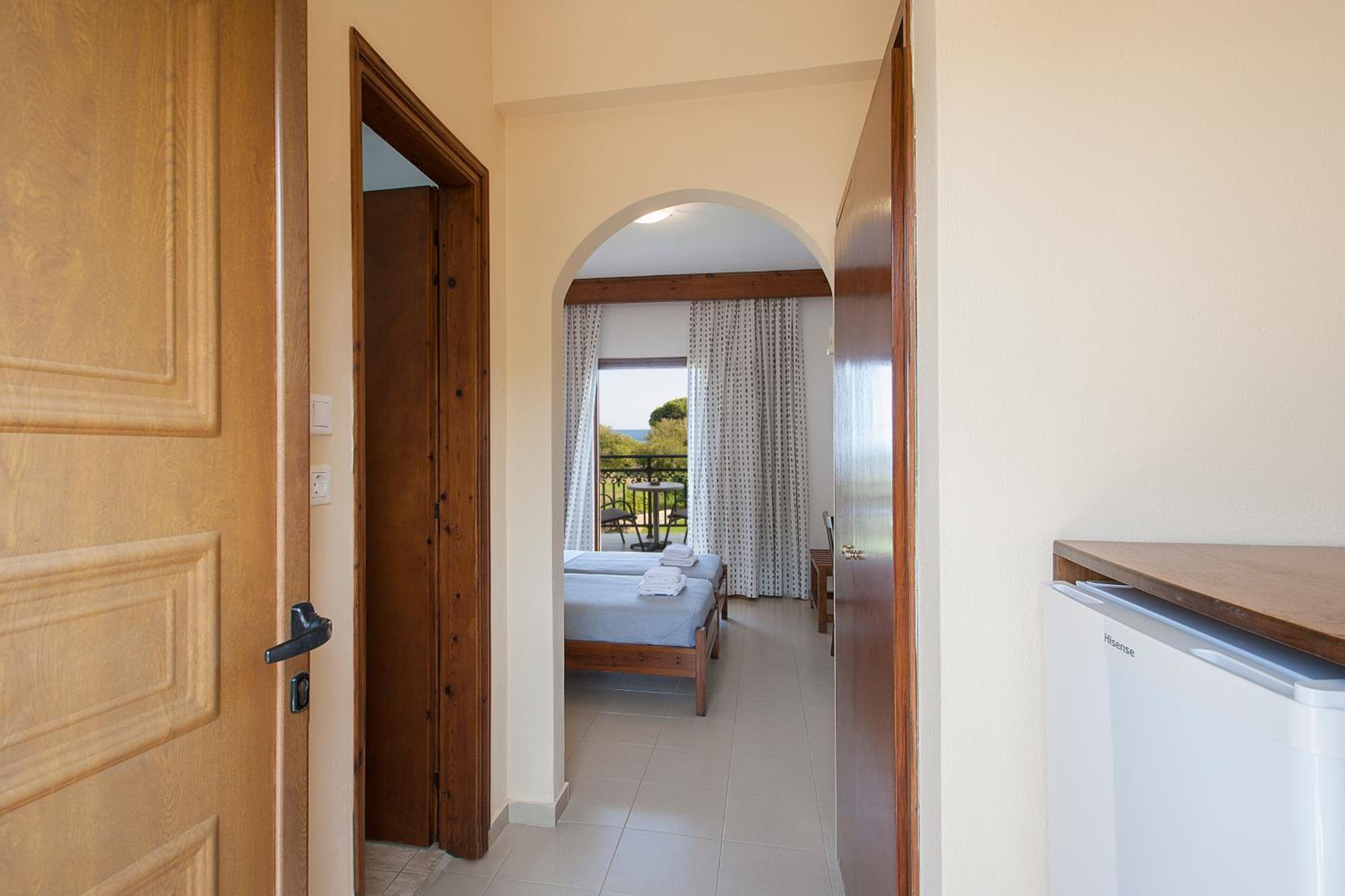 Double or Twin Room - Photo 3