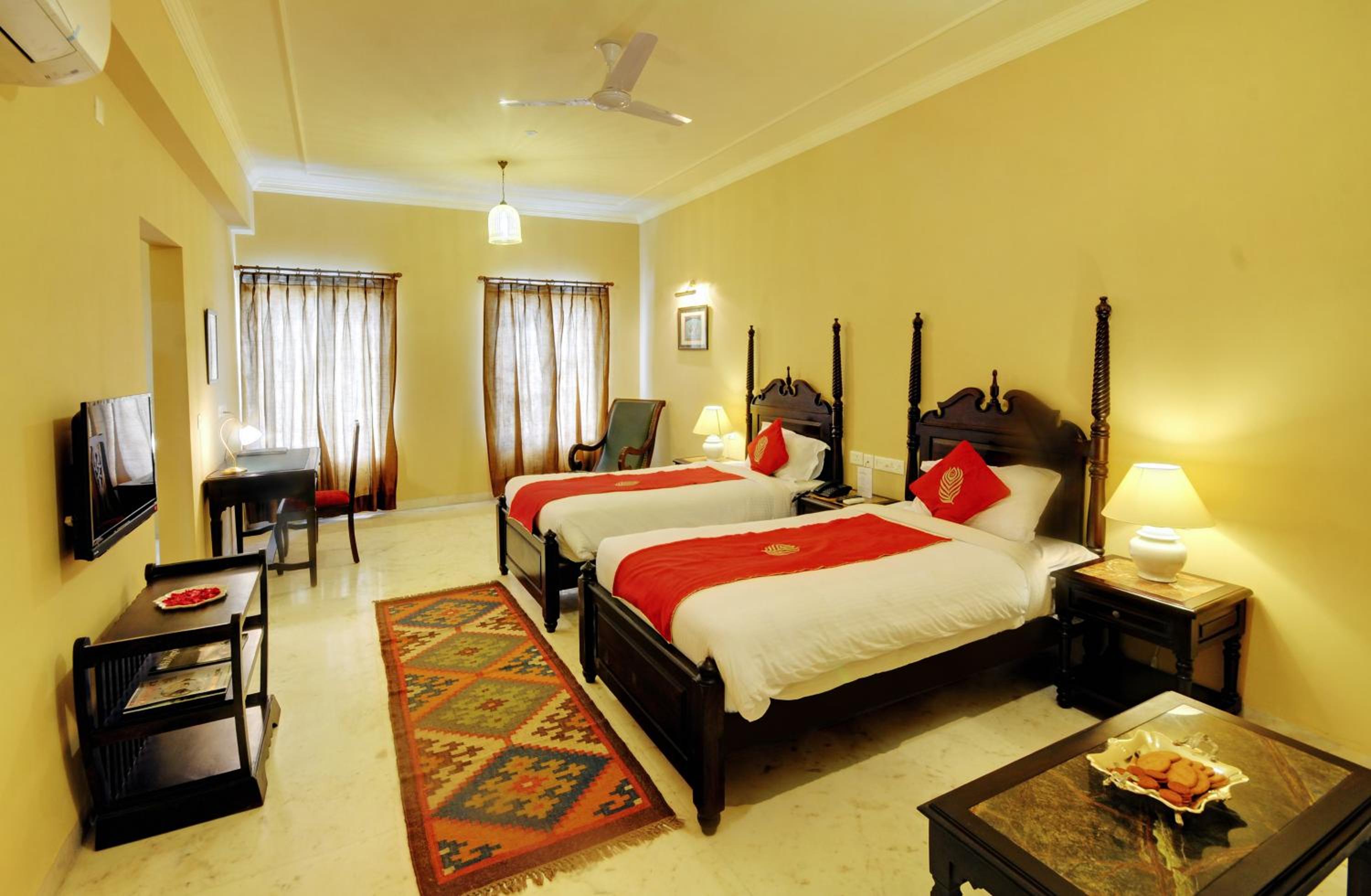 Deluxe Queen Suite - Photo 4