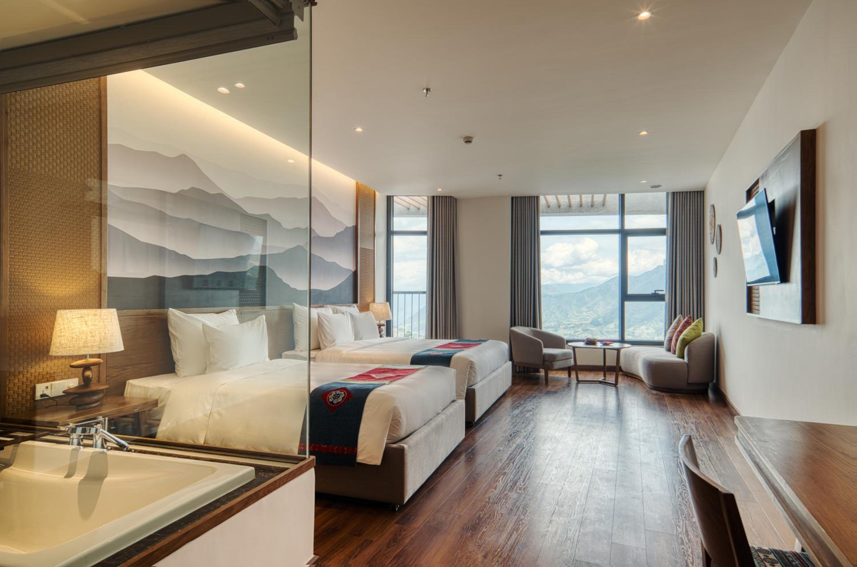 Premier Triple Room with Mountain View - Photo 4