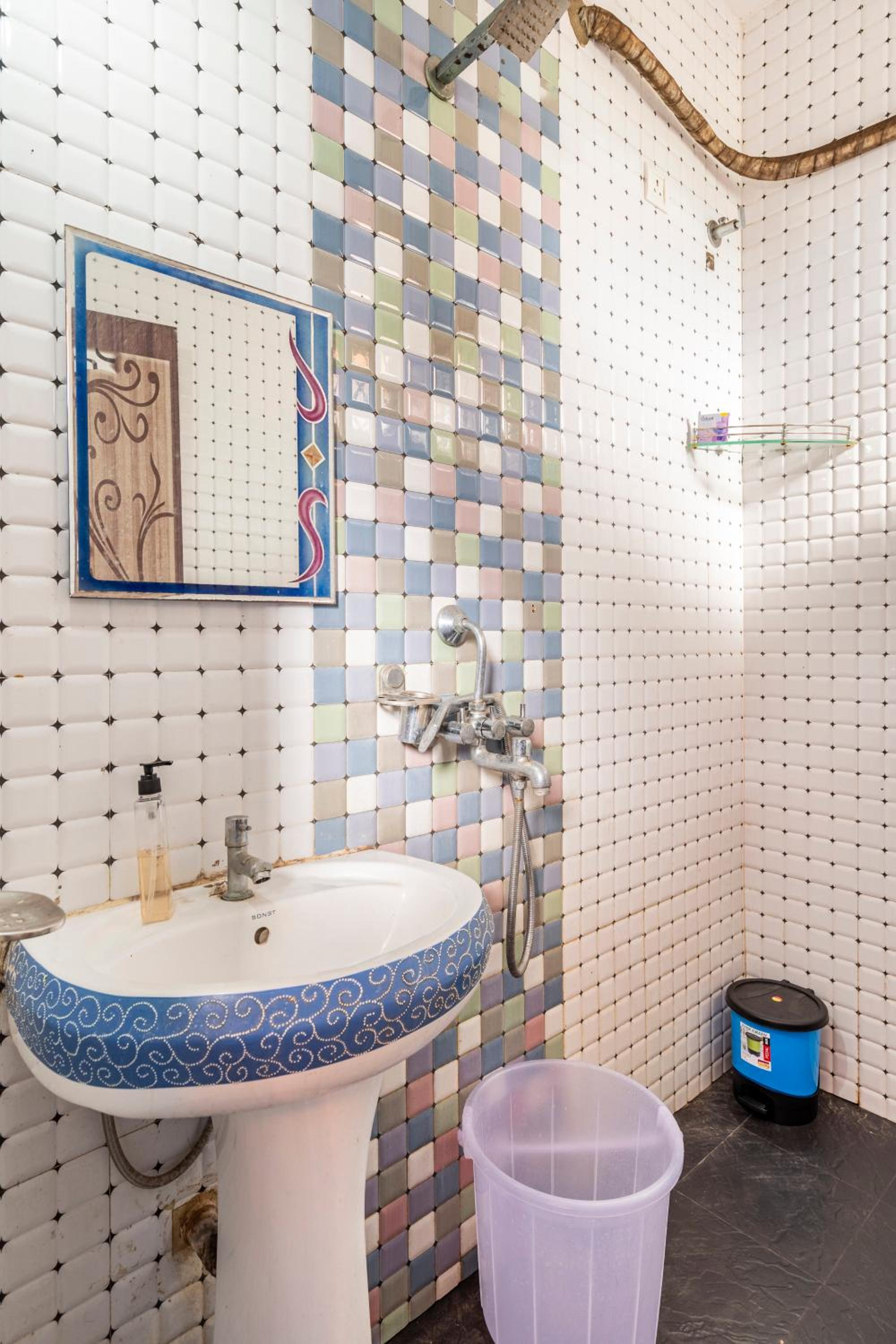 Budget Double Room - Photo 5