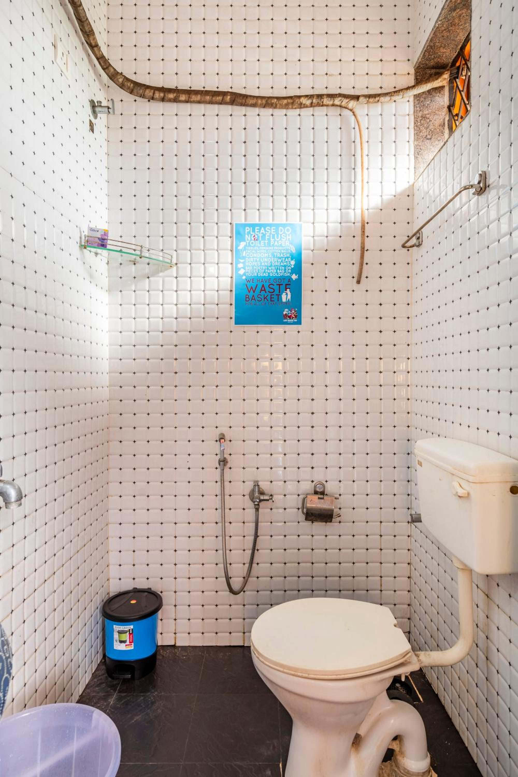 Budget Double Room - Photo 7