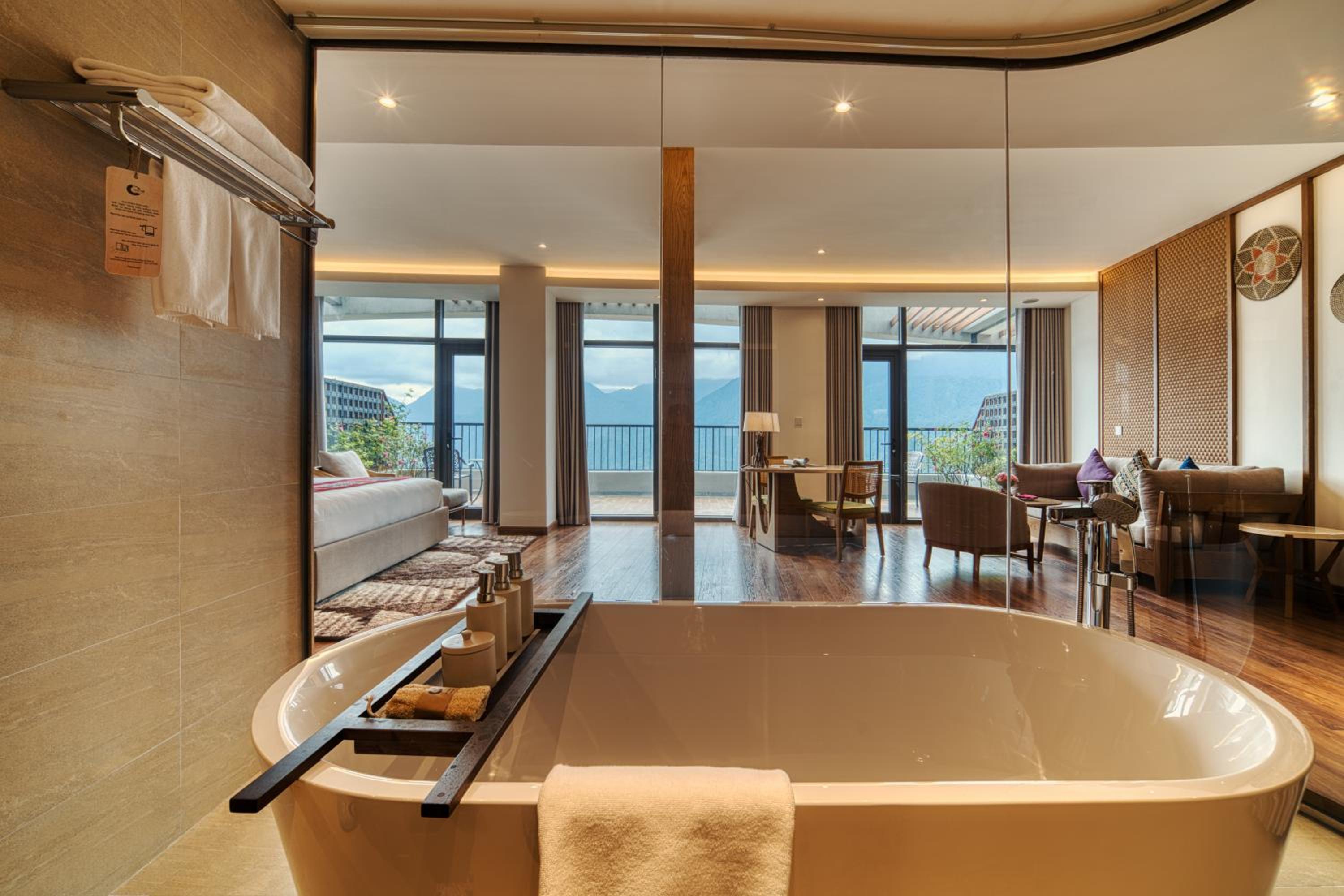 Executive Suite King Room with Mountain View - Photo 5