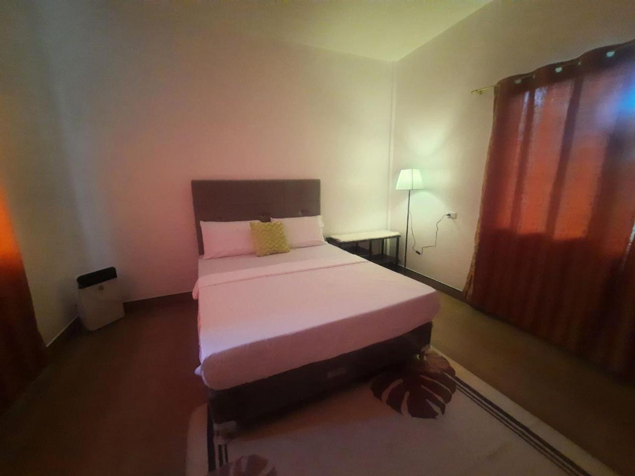 Queen Room photo 3