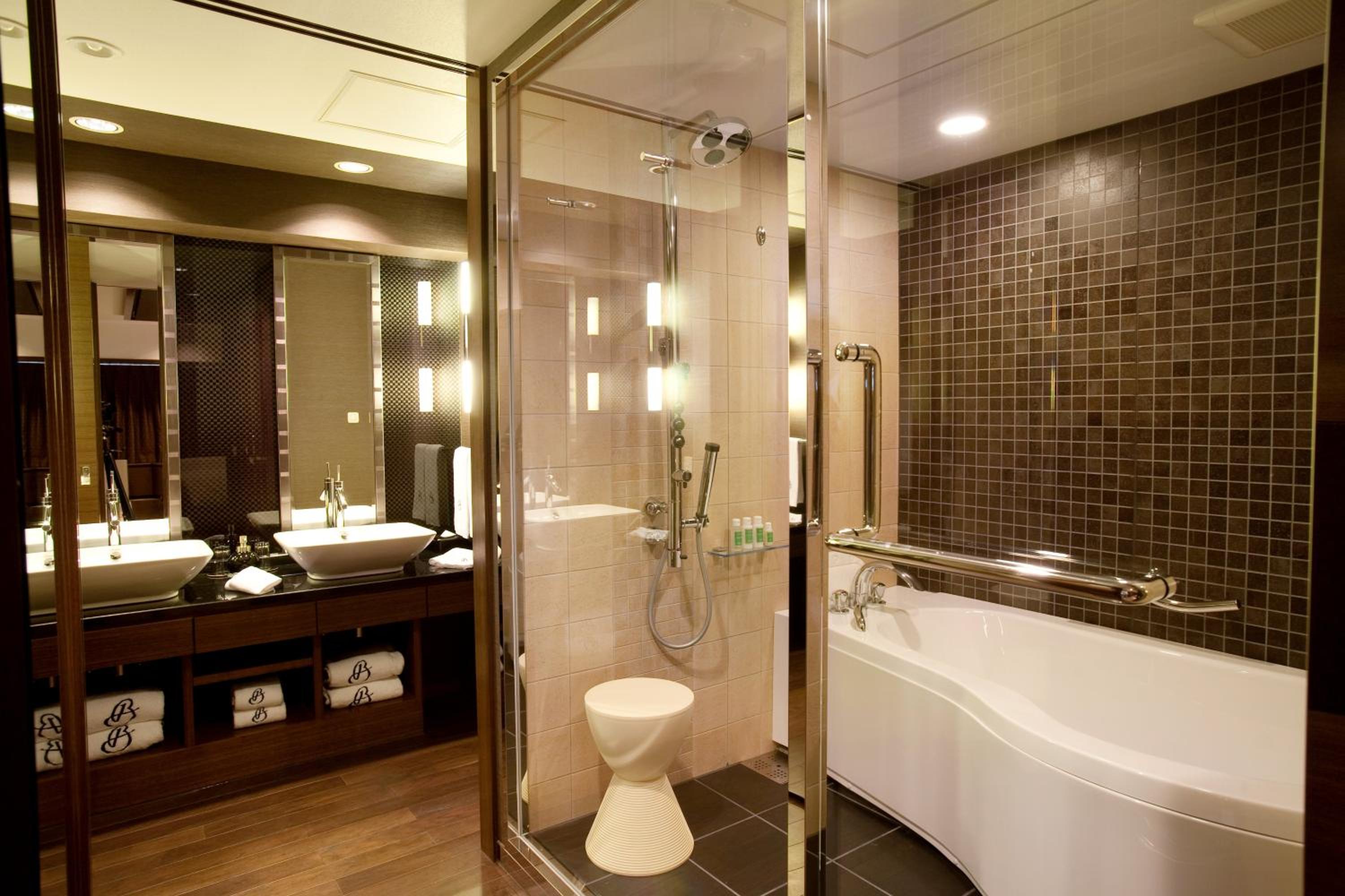 Luxury Suite - Non-Smoking