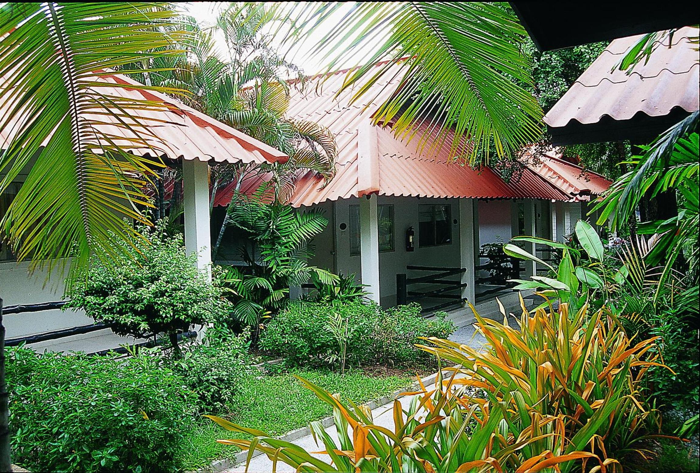 Superior Bungalow - Photo 3