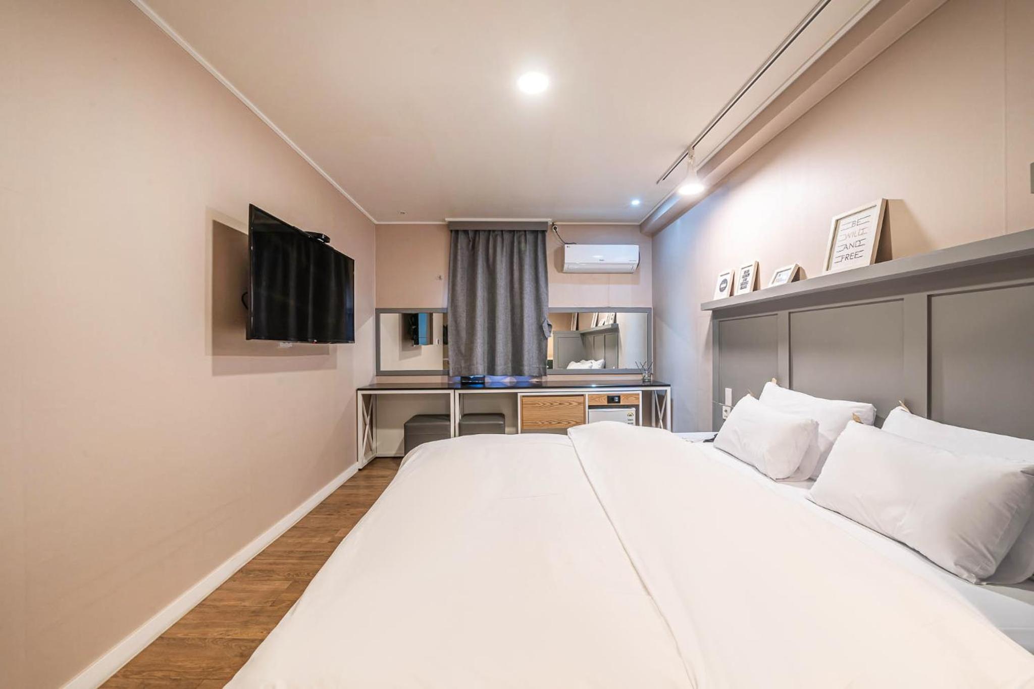 Deluxe Room - Photo 3