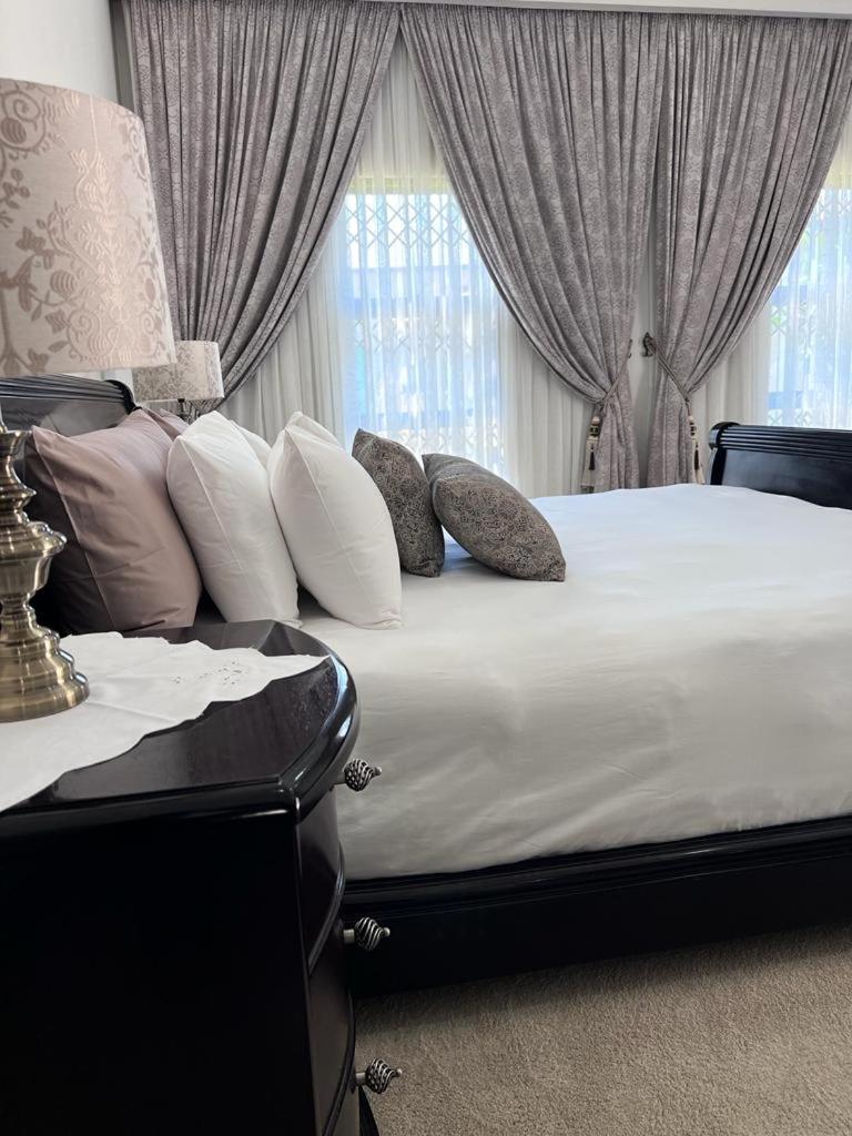 Executive Suite - Photo 1
