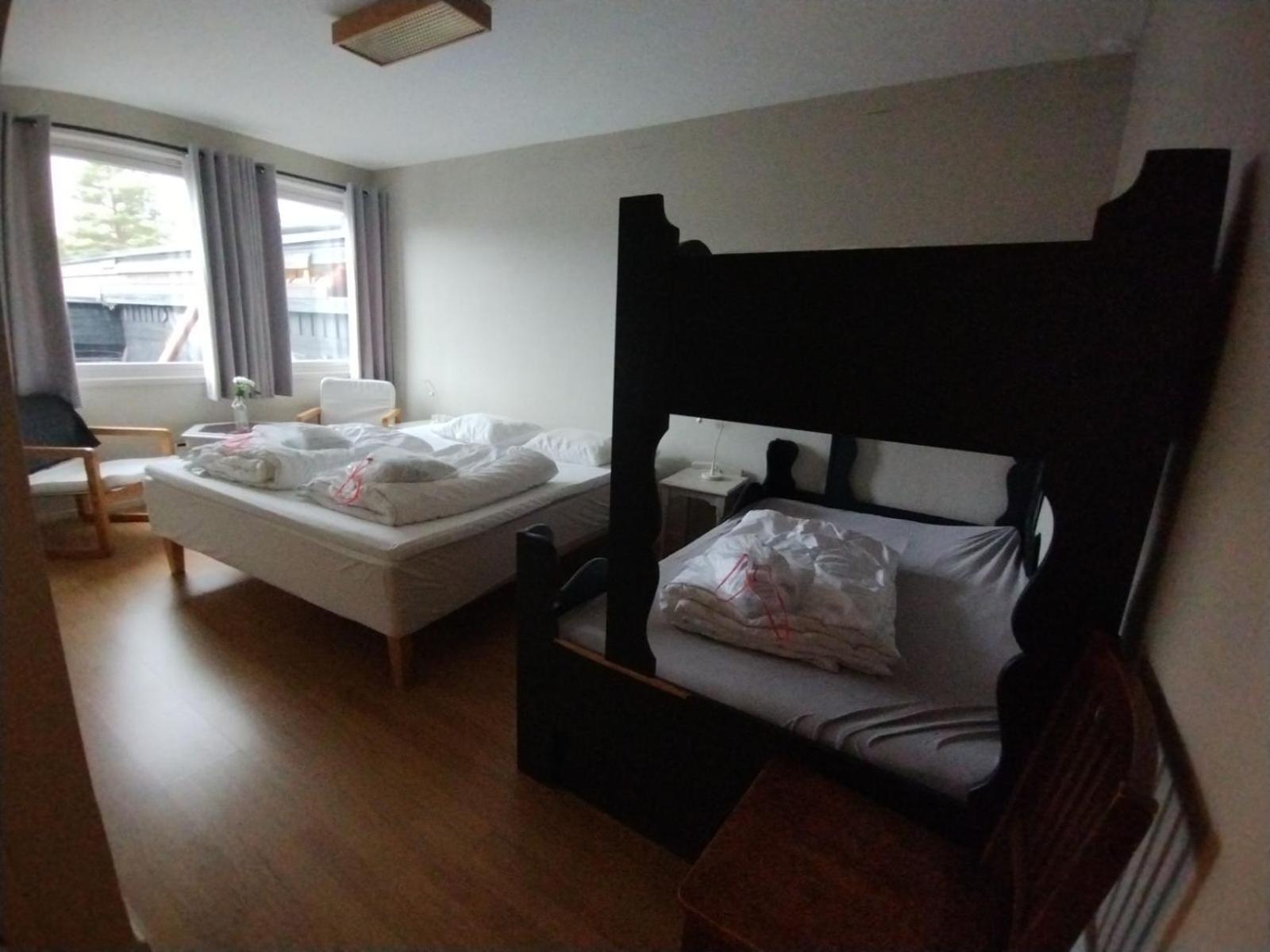 Quadruple Room with Bathroom - Photo 1