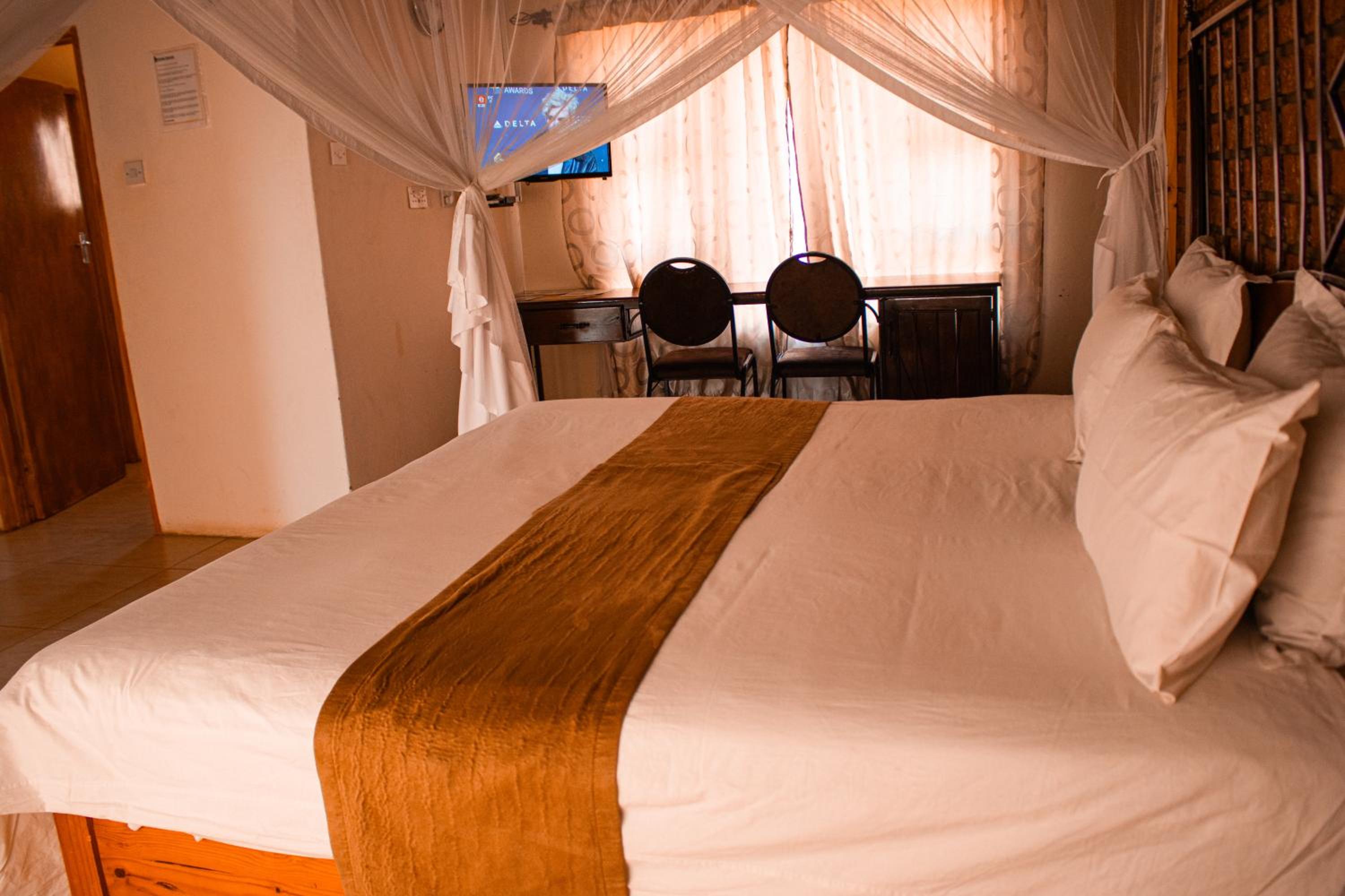 Deluxe Double or Twin Room photo 3