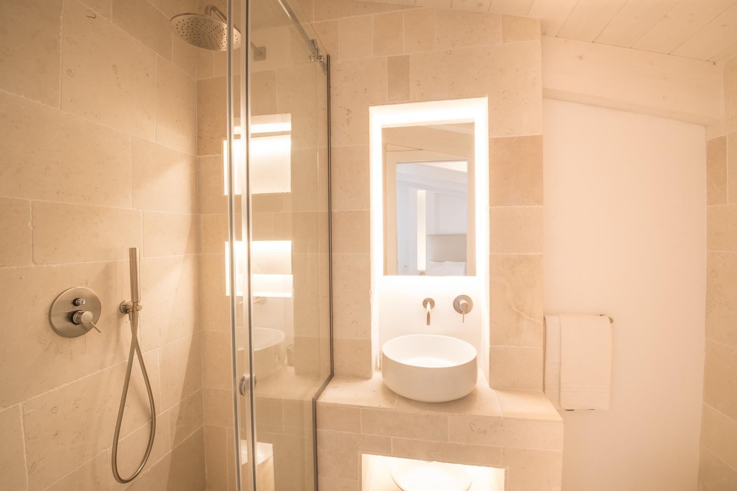 Double Room with Private Bathroom photo 2