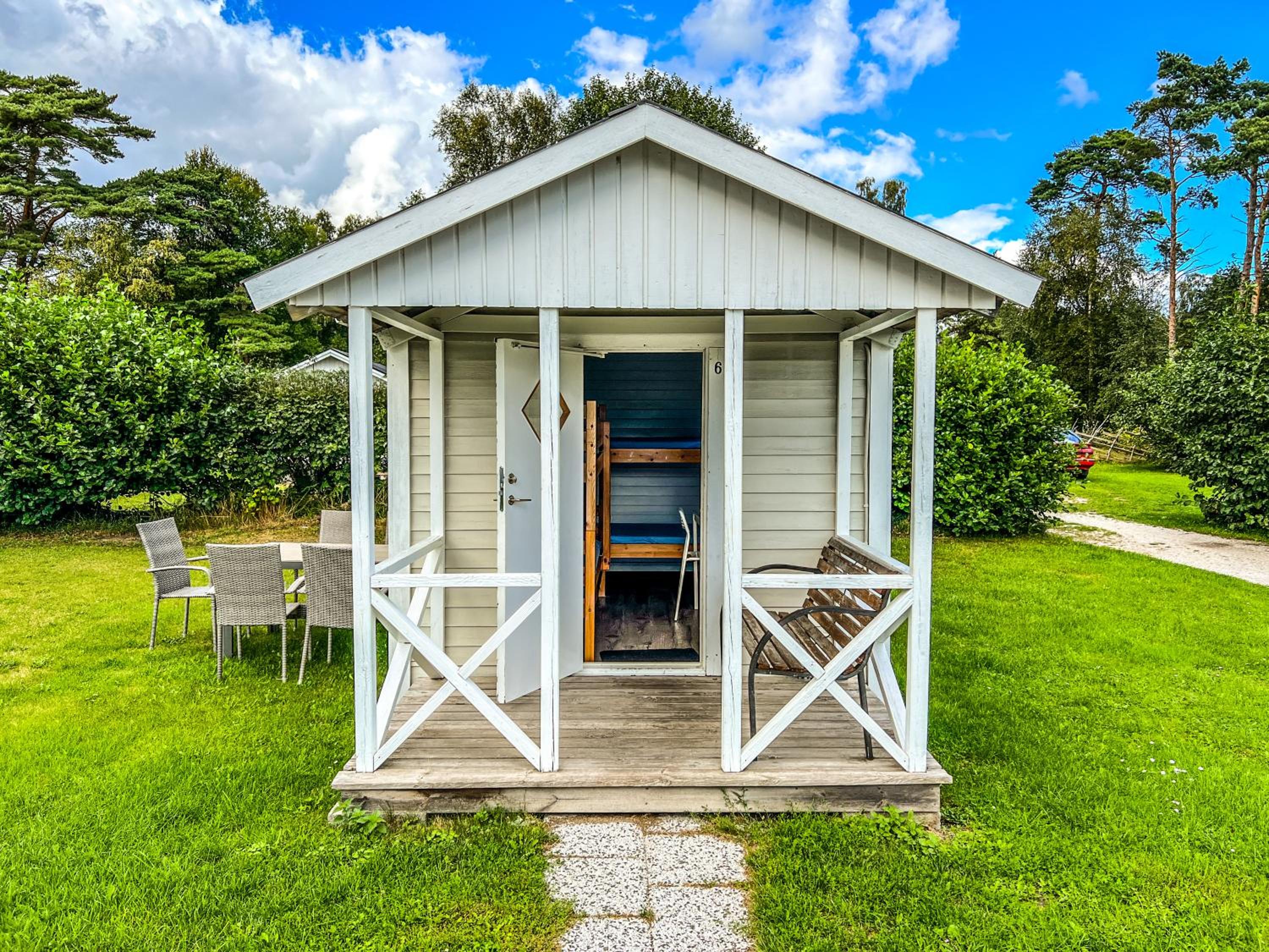 Camping cottage (shared bathroom) photo 3