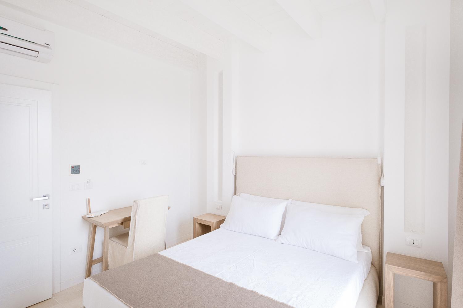 Deluxe Double Room with Side Sea View