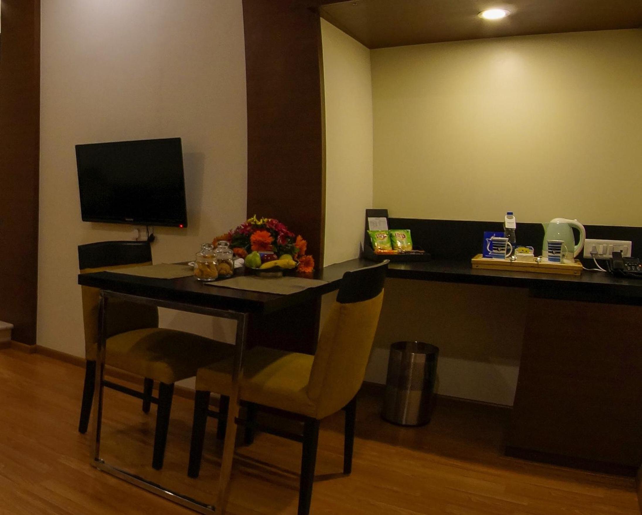 Suite - Photo 5