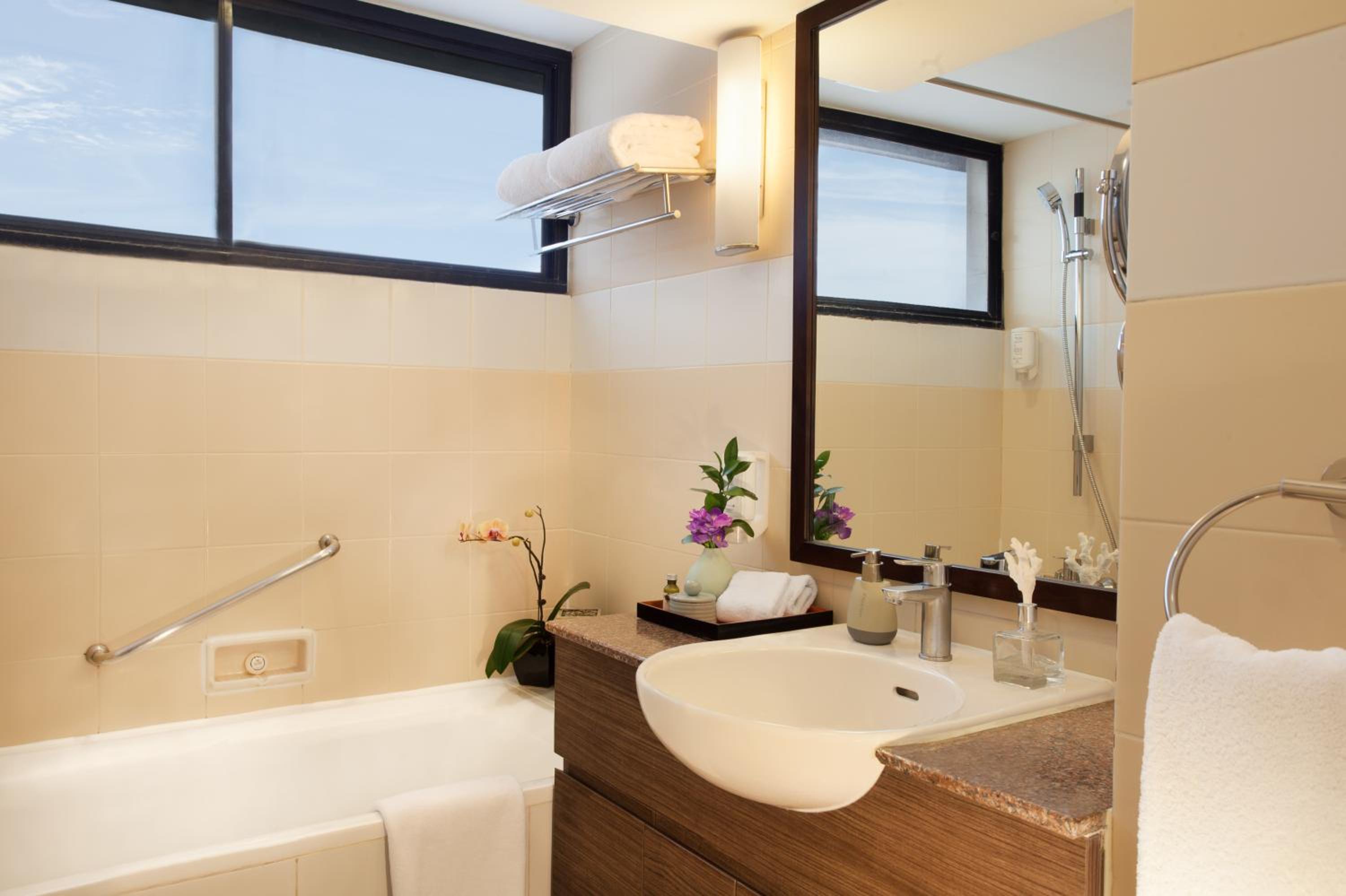 Three-Bedroom Apartment Deluxe photo 2