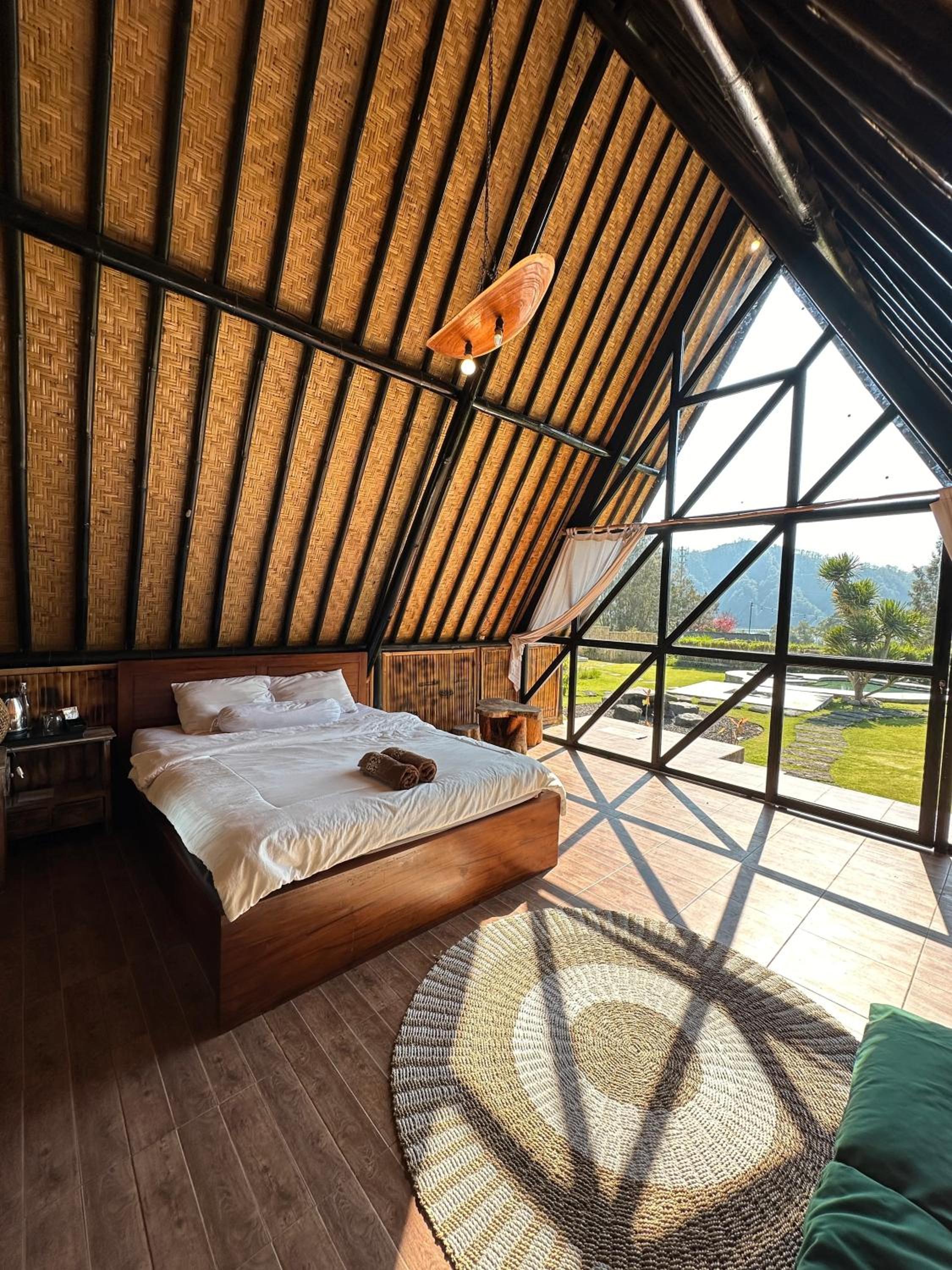 Triangle Room - Photo 4