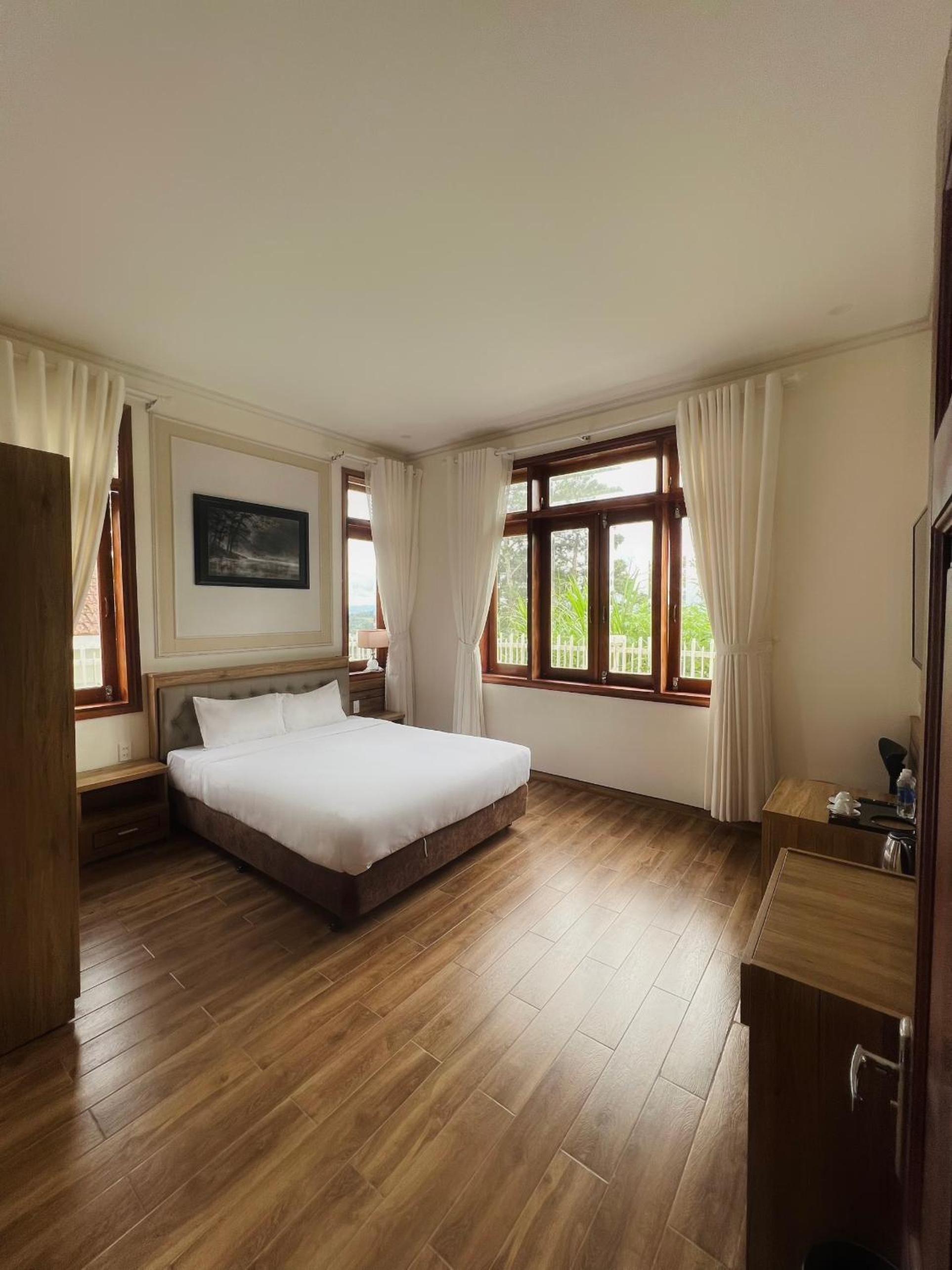 Standard Double Room - Photo 18