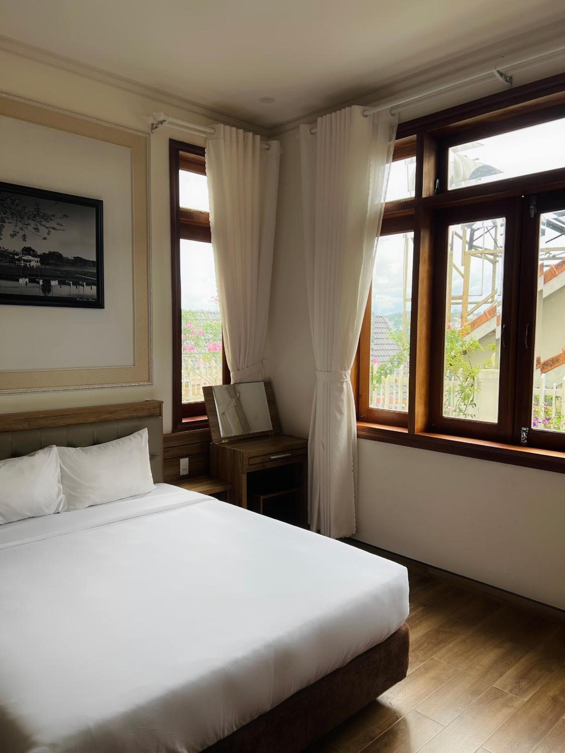 Standard Double Room - Photo 20
