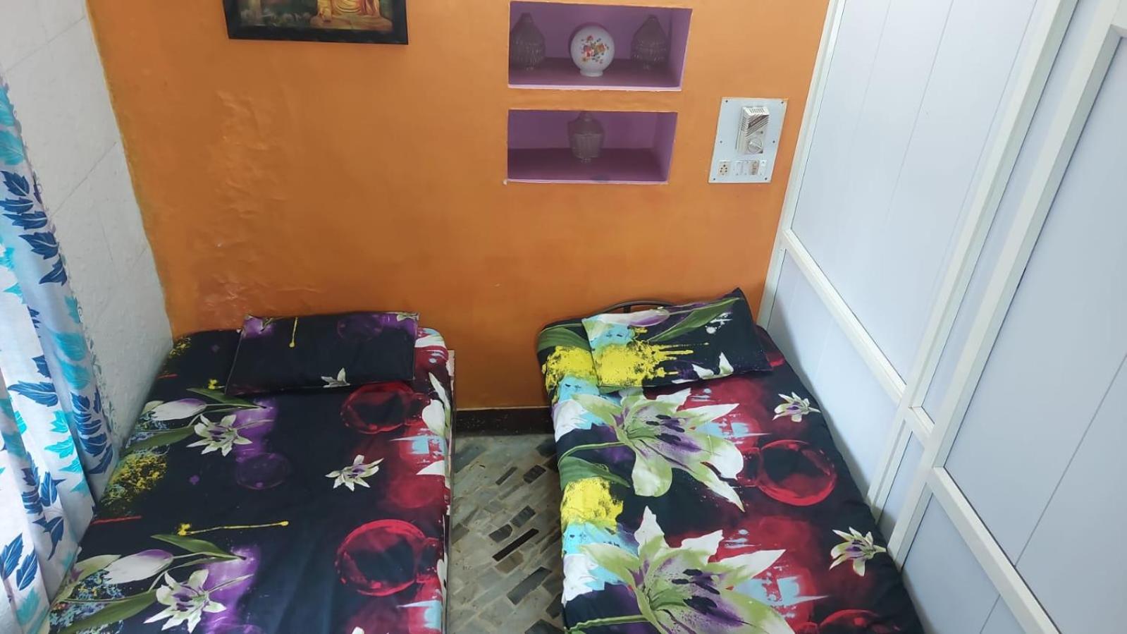 Male Dormitory Room photo 1