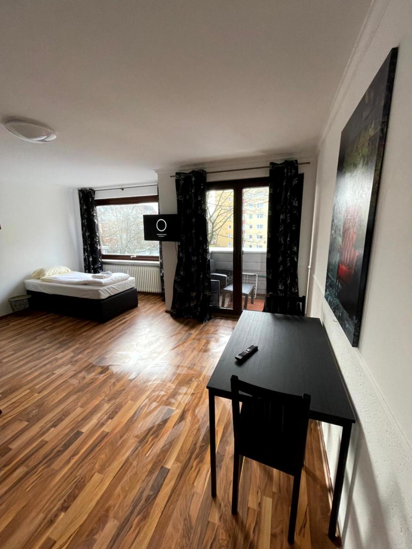 Apartment with Balcony photo 1