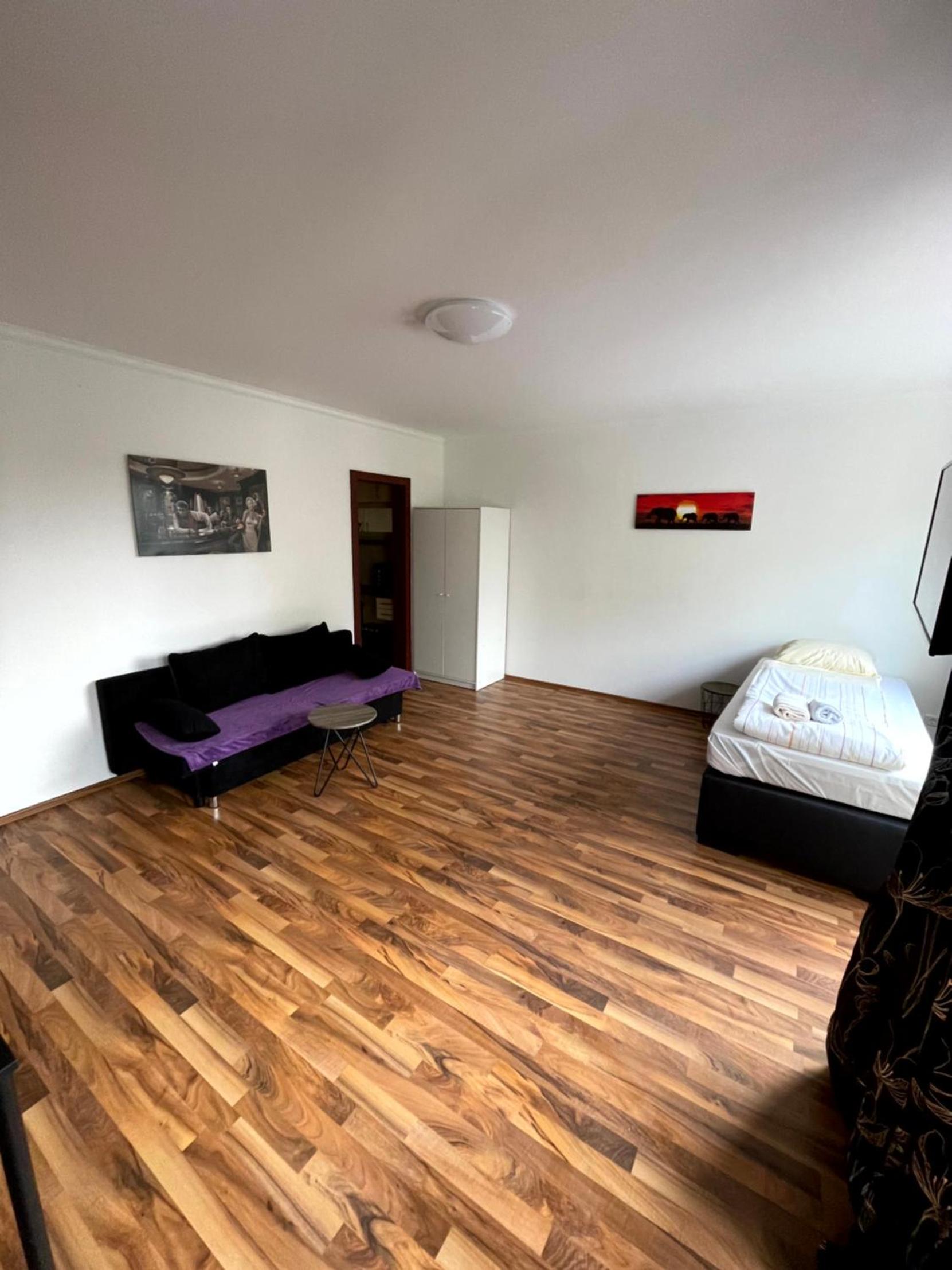 Apartment with Balcony photo 3