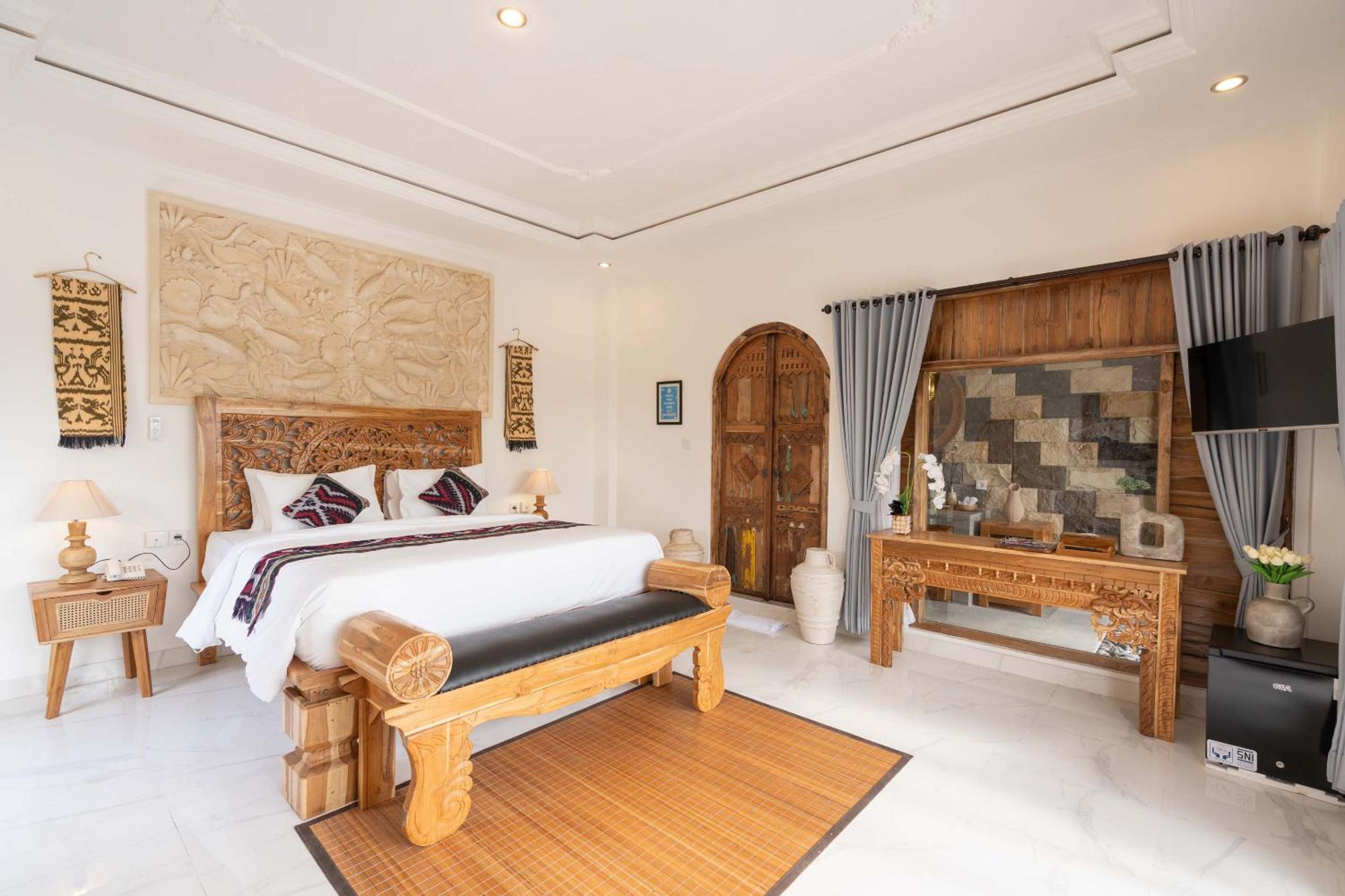Suite Room with Plunge Pool - Photo 5