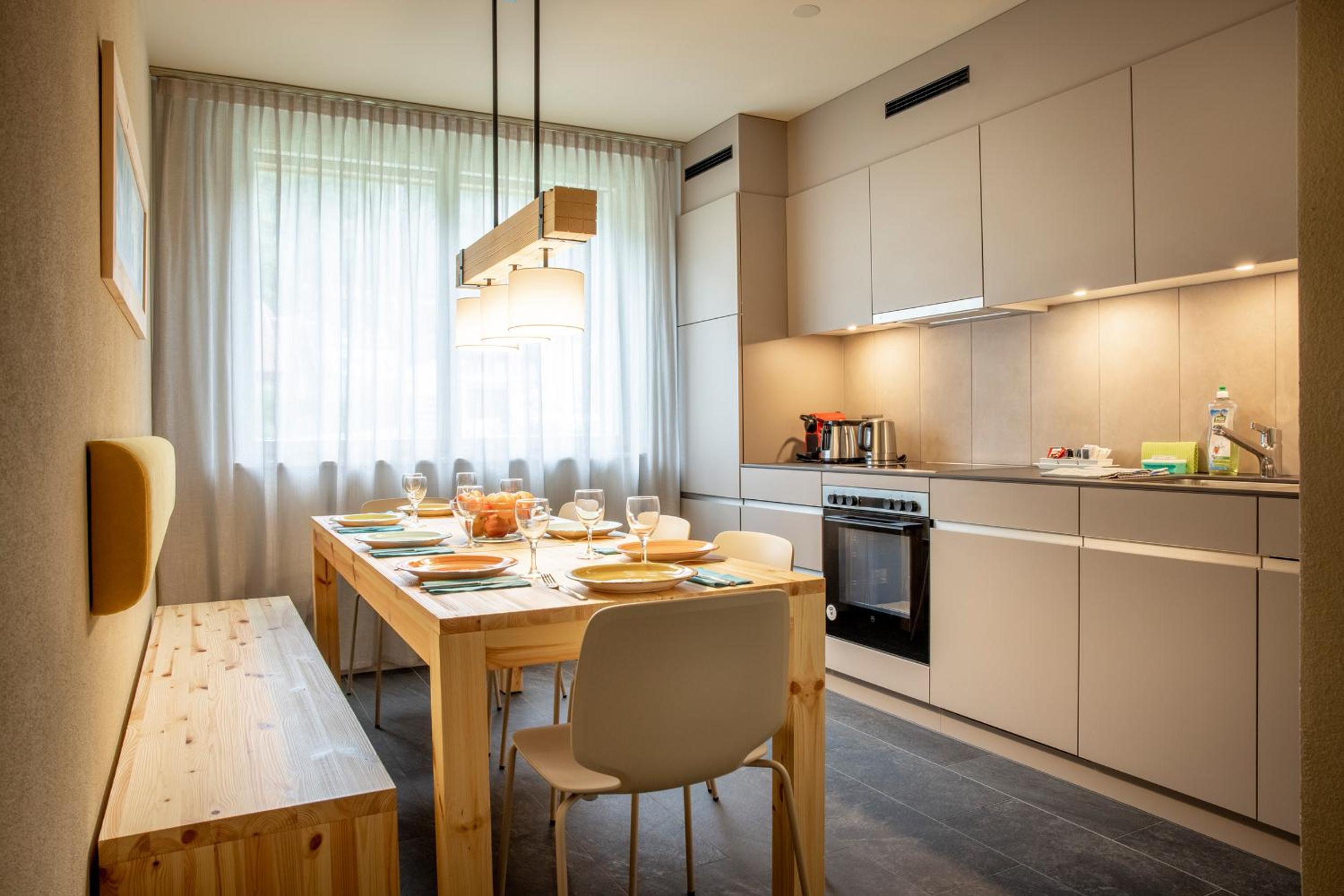 Three-Bedroom Apartment with Terrace or Balcony (8 People)