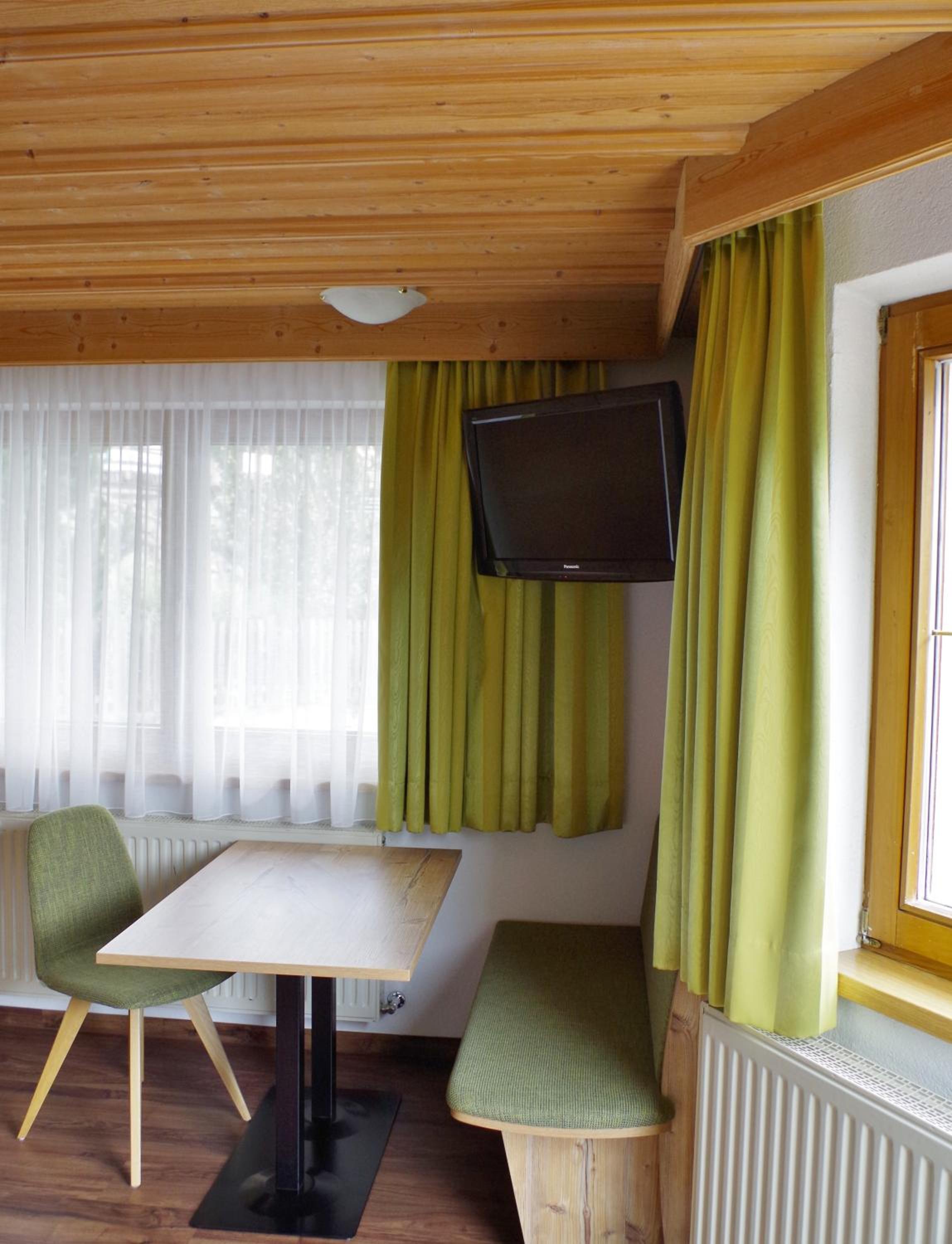 Double Room - Photo 6
