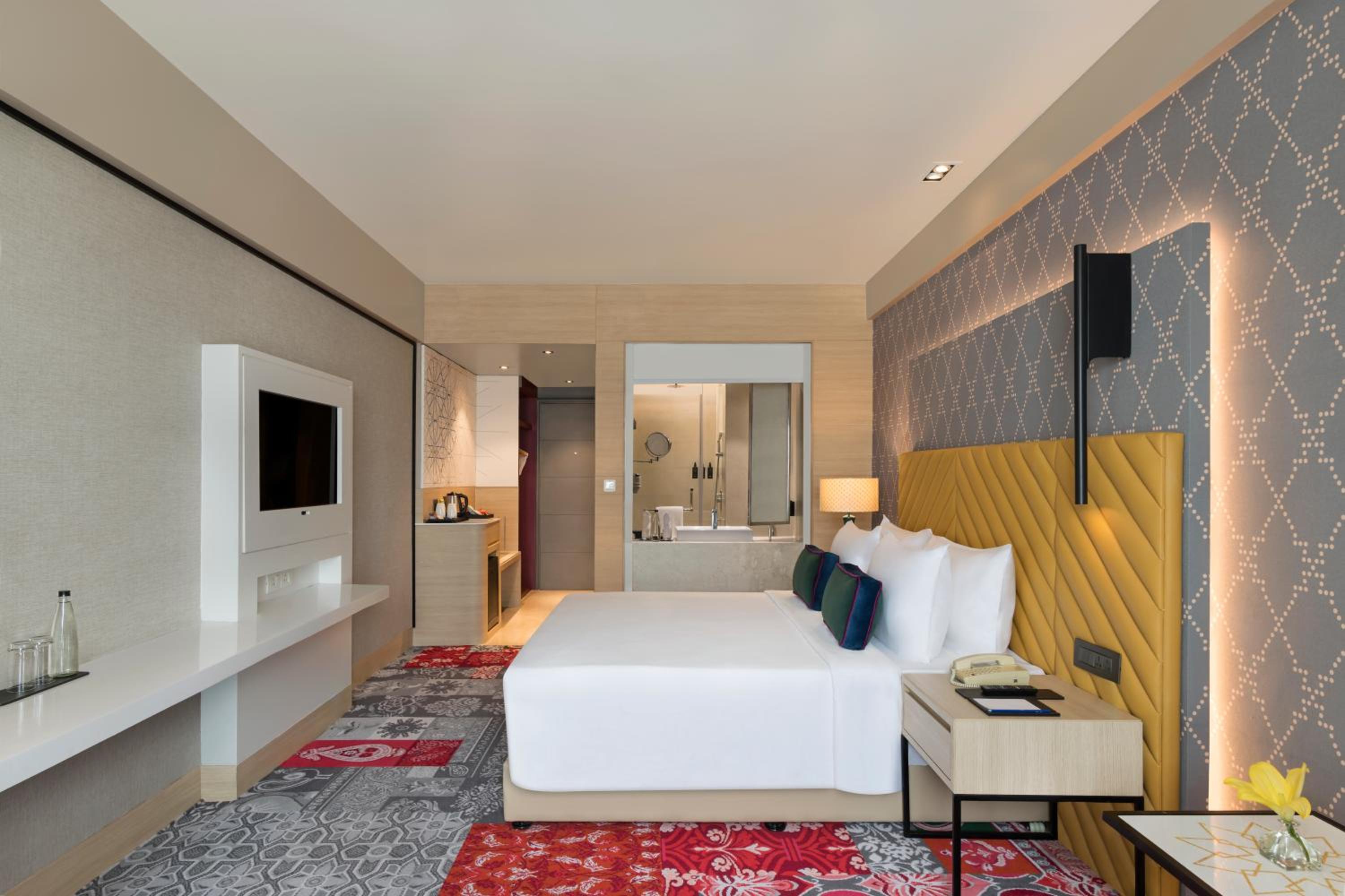 Deluxe Double Room with 15% discount on food and beverage, spa and laundry | 1+1 IMFL Happy Hours from 6 to 8 pm - Photo 4